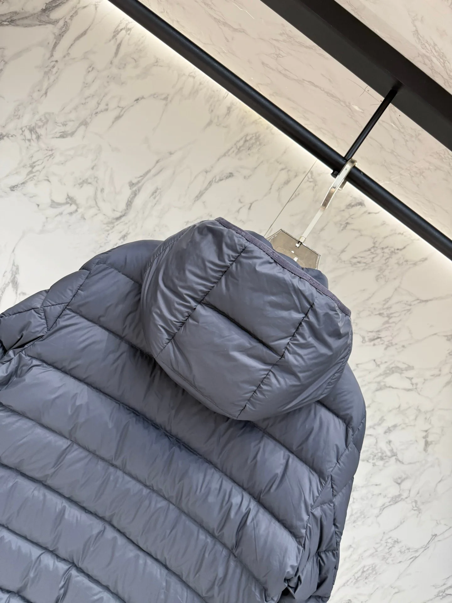 Women's Jackets And Down Jackets MONCLER 18129801