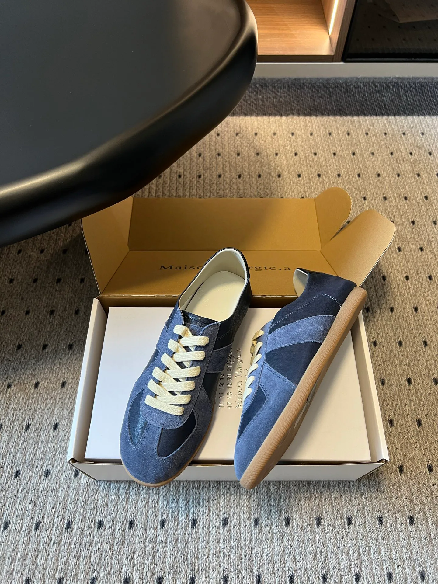 Women's Sneakers MAISON MARGIELA 17686621