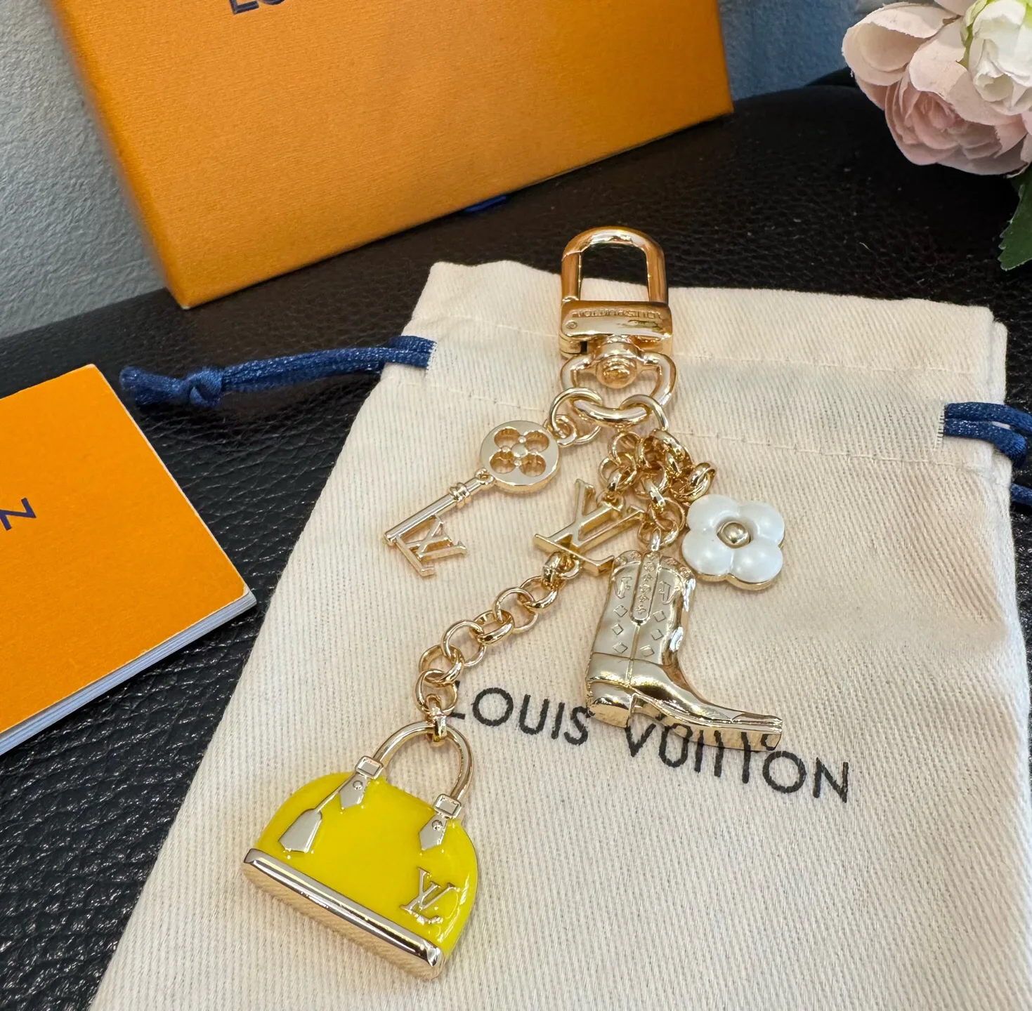 Key Cases LOUIS VUITTON 18013871