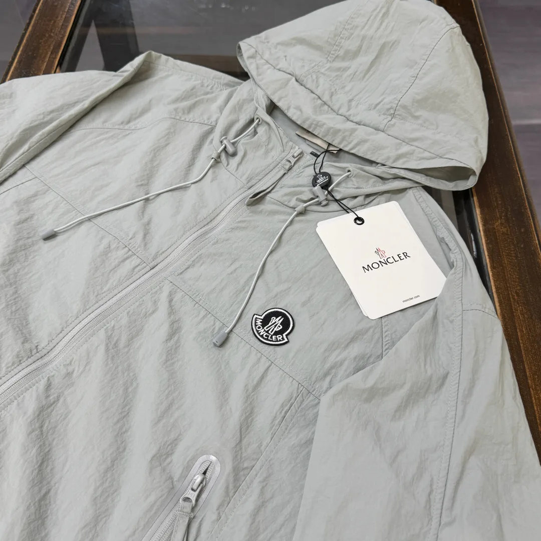 Men's Jackets And Down Jackets MONCLER 17286060
