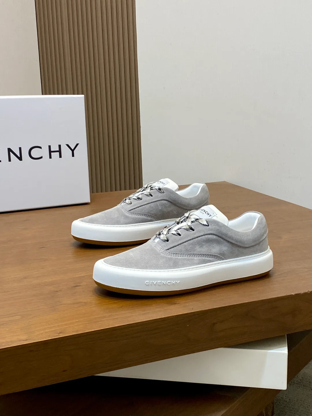 Men's Sneakers GIVENCHY 18449121