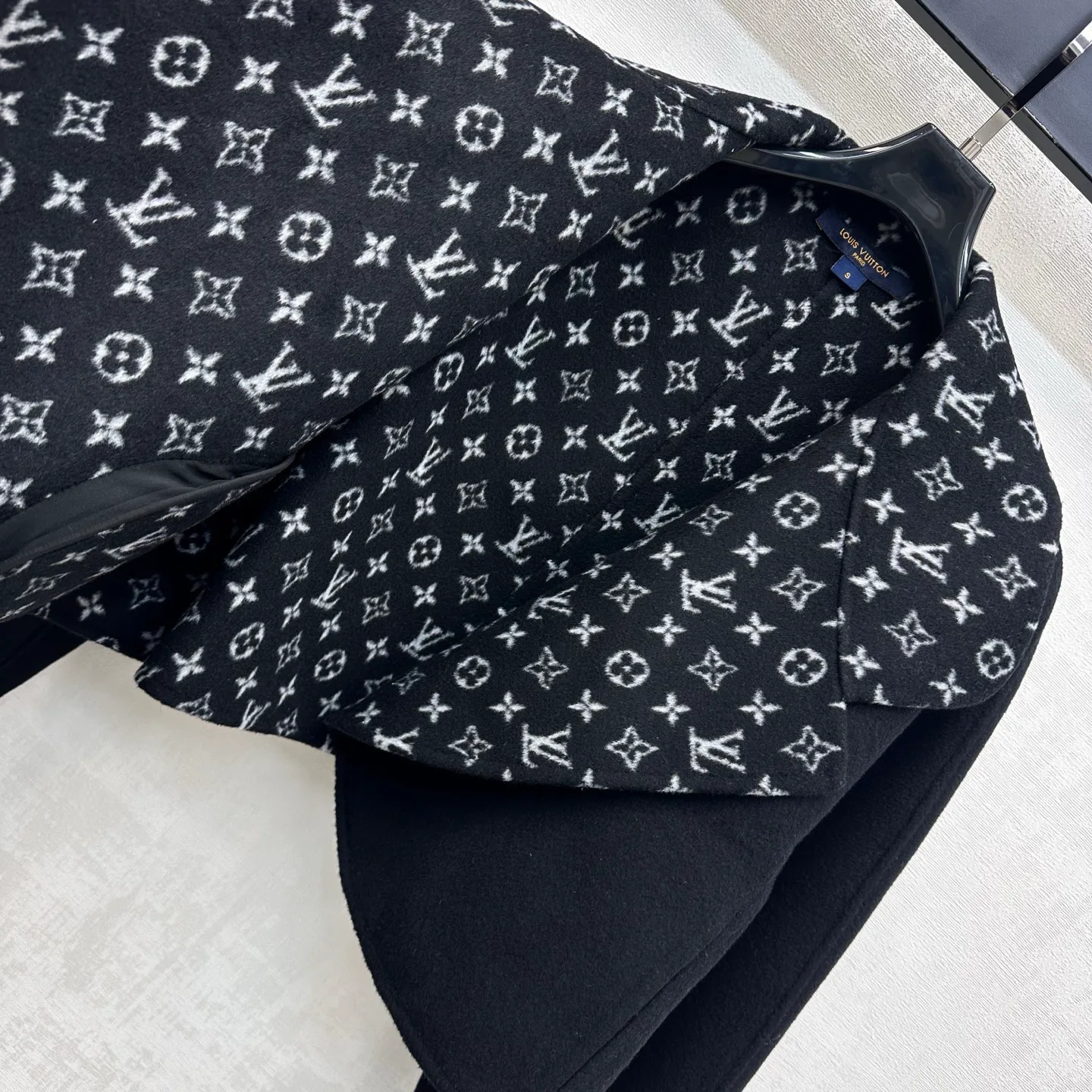 Women's Coats LOUIS VUITTON 18680903
