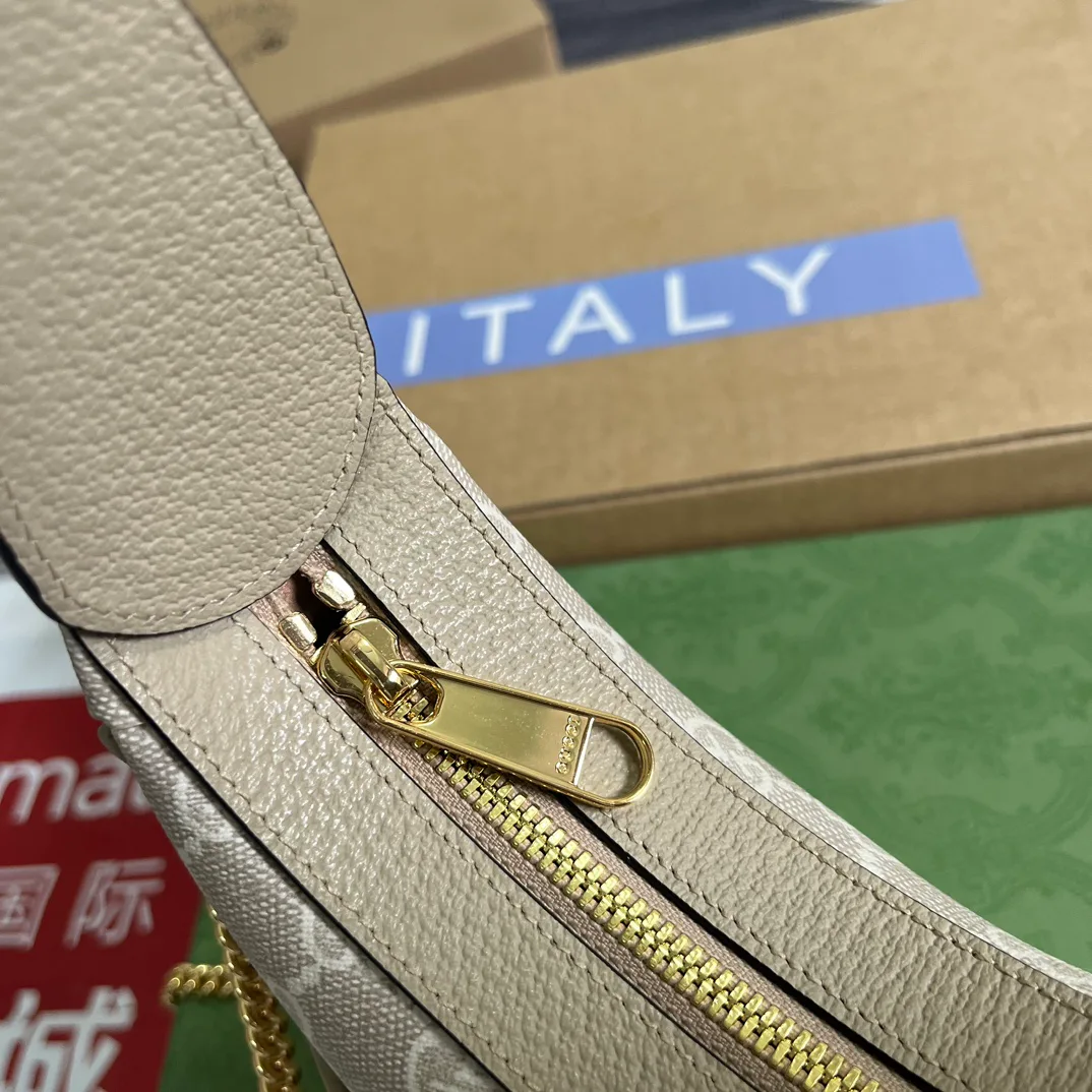 Women's Classic Handbags GUCCI 17949123