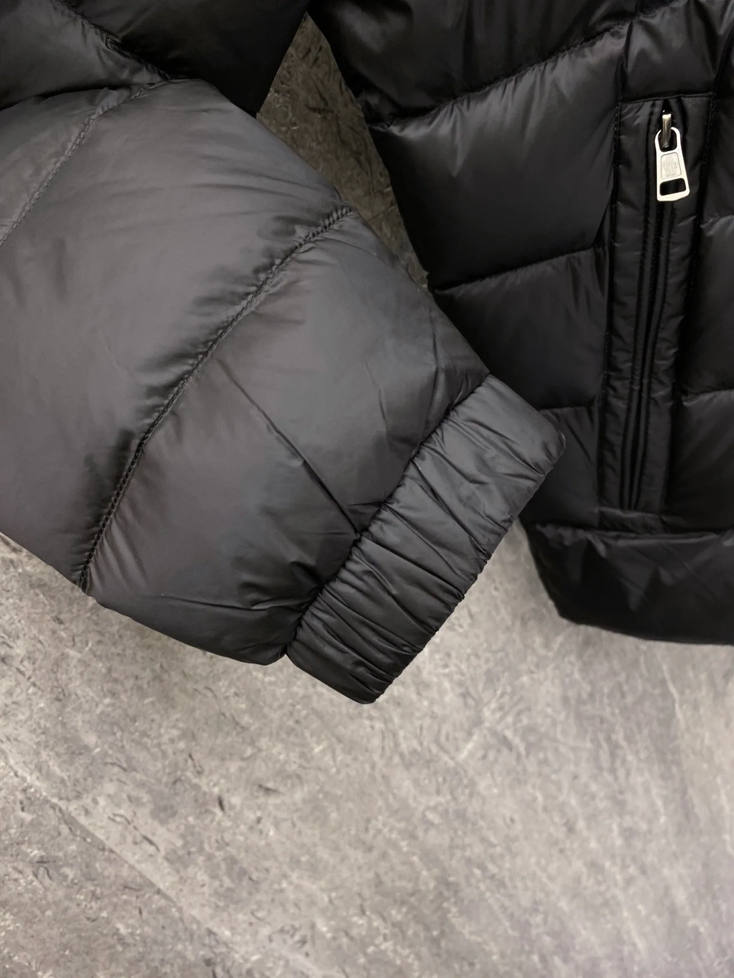 Куртки И Пуховики Мужские Moncler 18596387