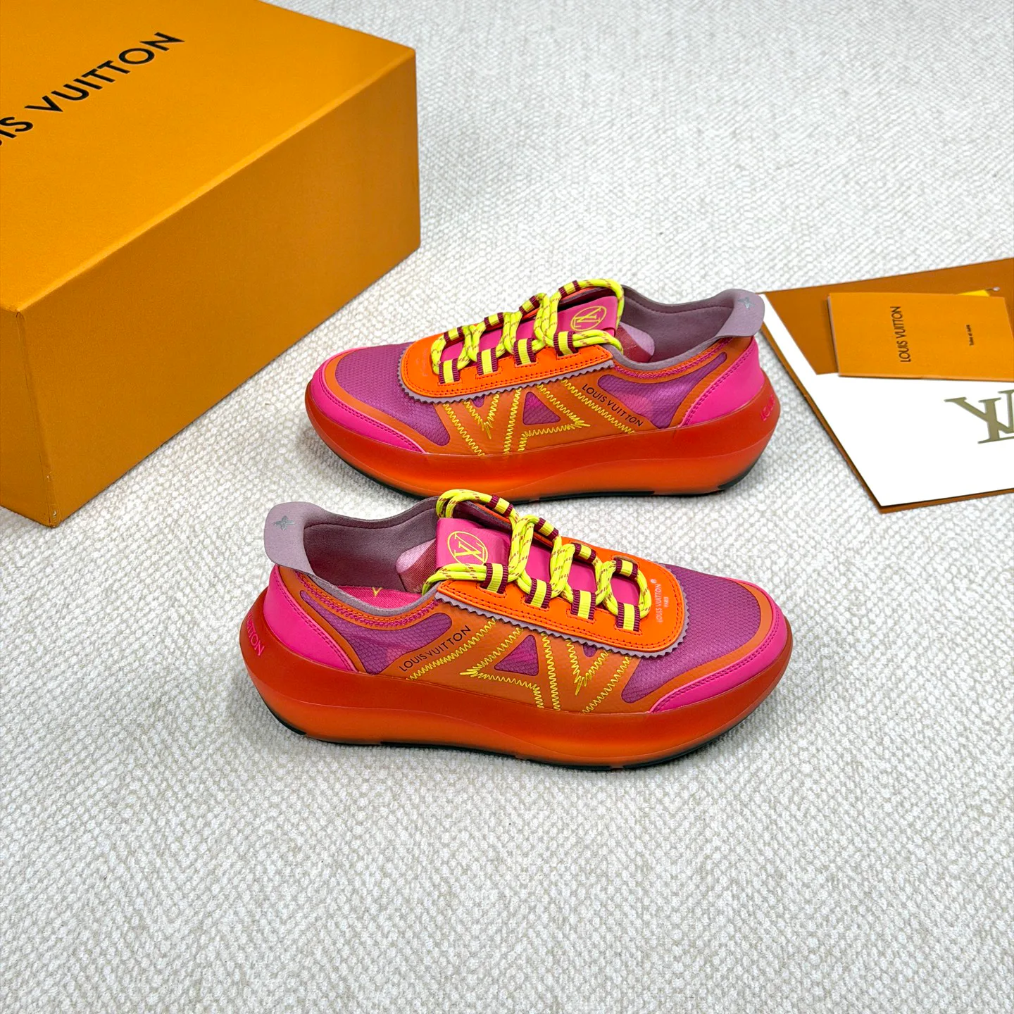 Women's Sneakers LOUIS VUITTON 18265148