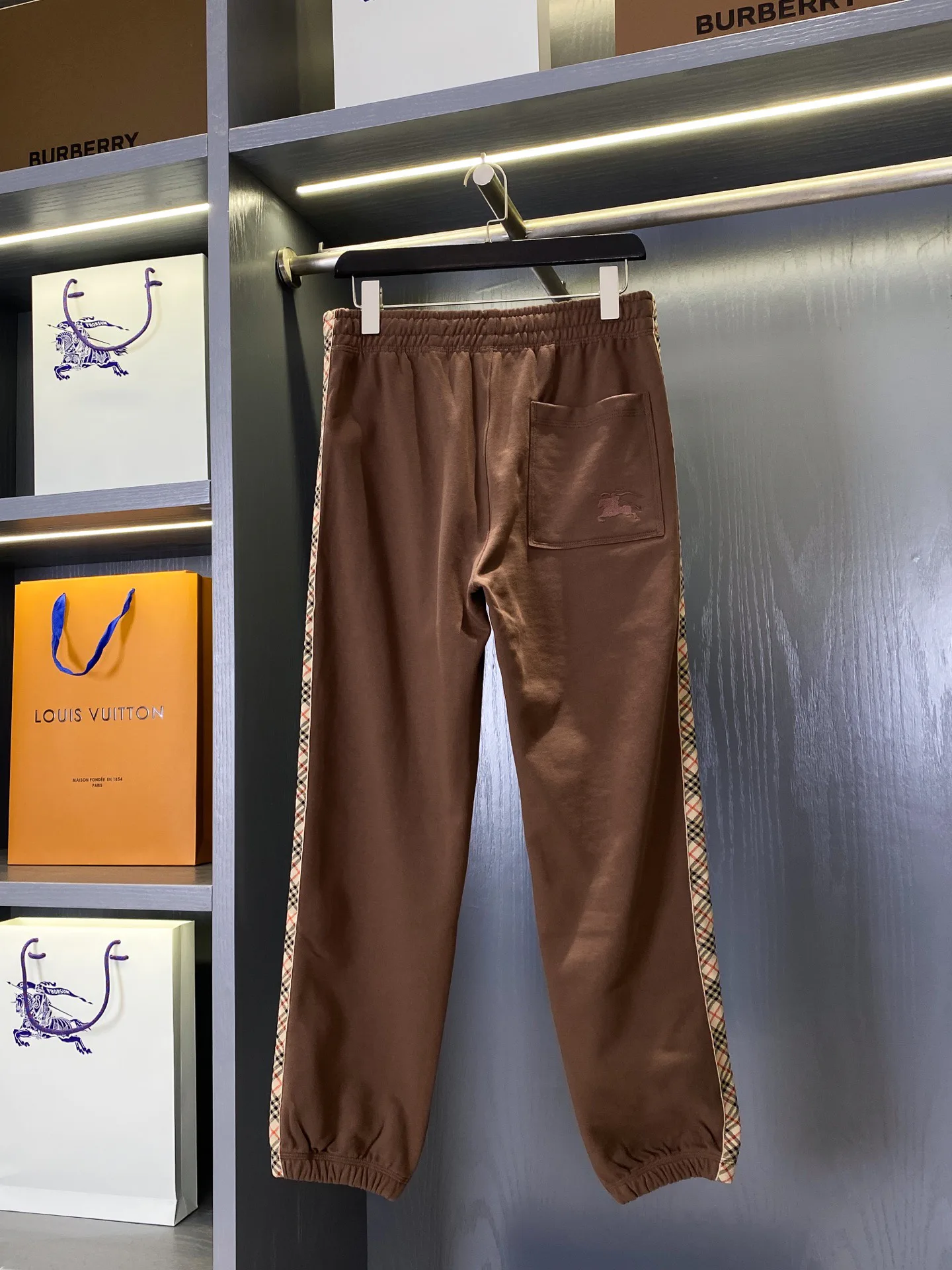 Men's Trousers BURBERRY 18141452