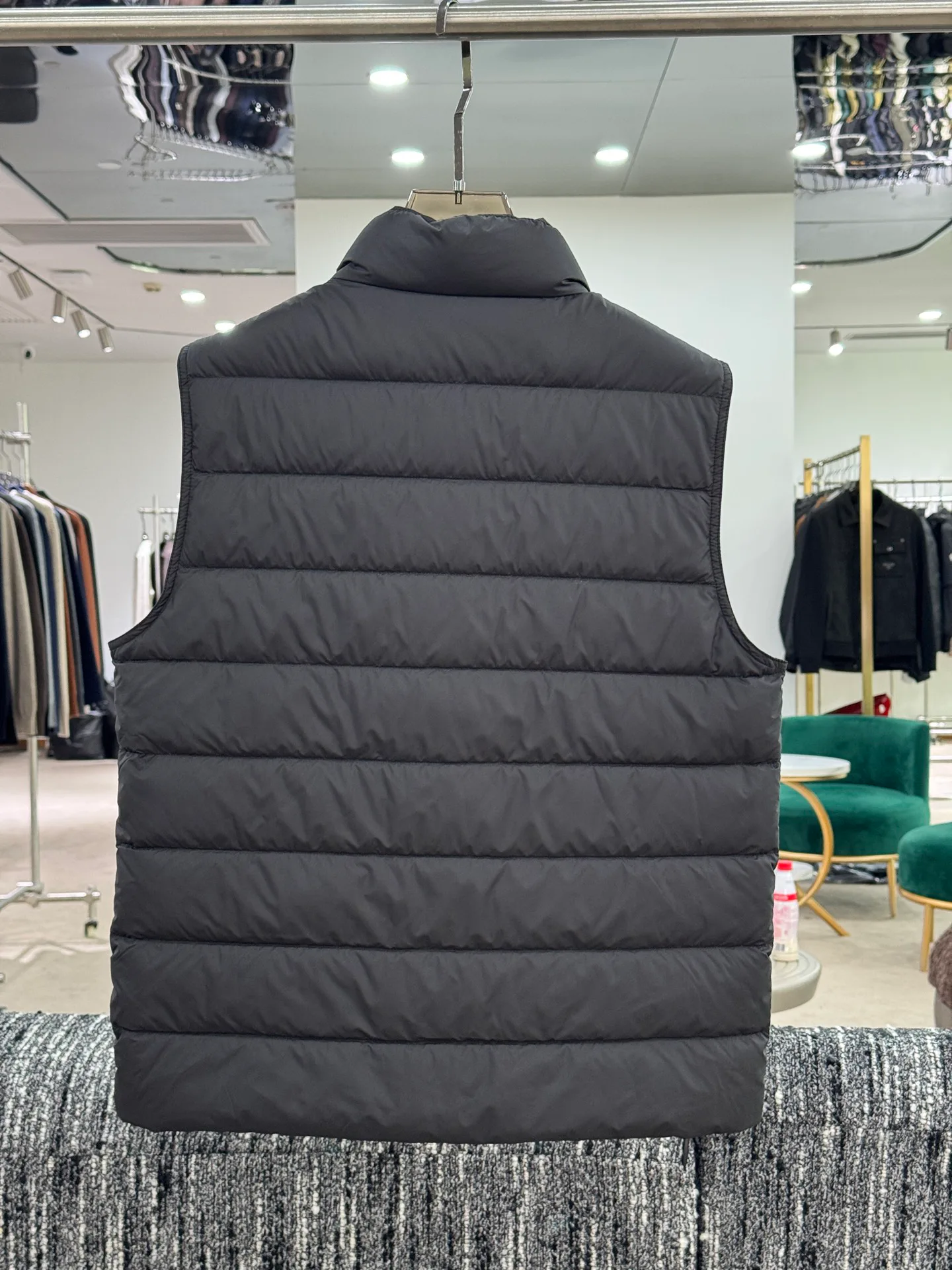 Men's Vests MONCLER 18084242