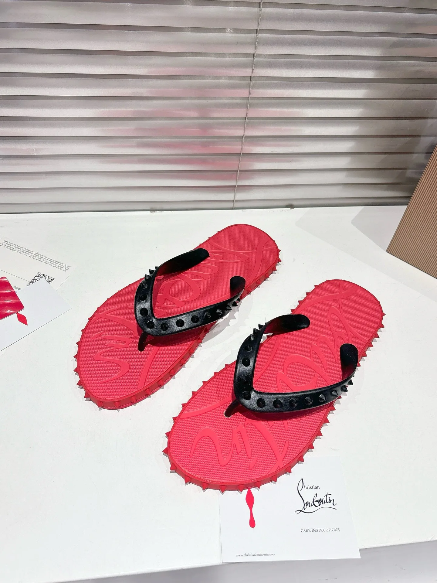 Women's Flip-Flops CHRISTIAN LOUBOUTIN 17604585