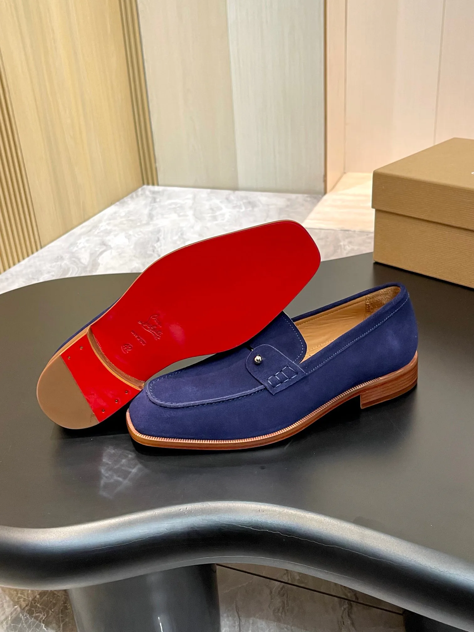 Men's Loafers And Dress Shoes CHRISTIAN LOUBOUTIN 18017857