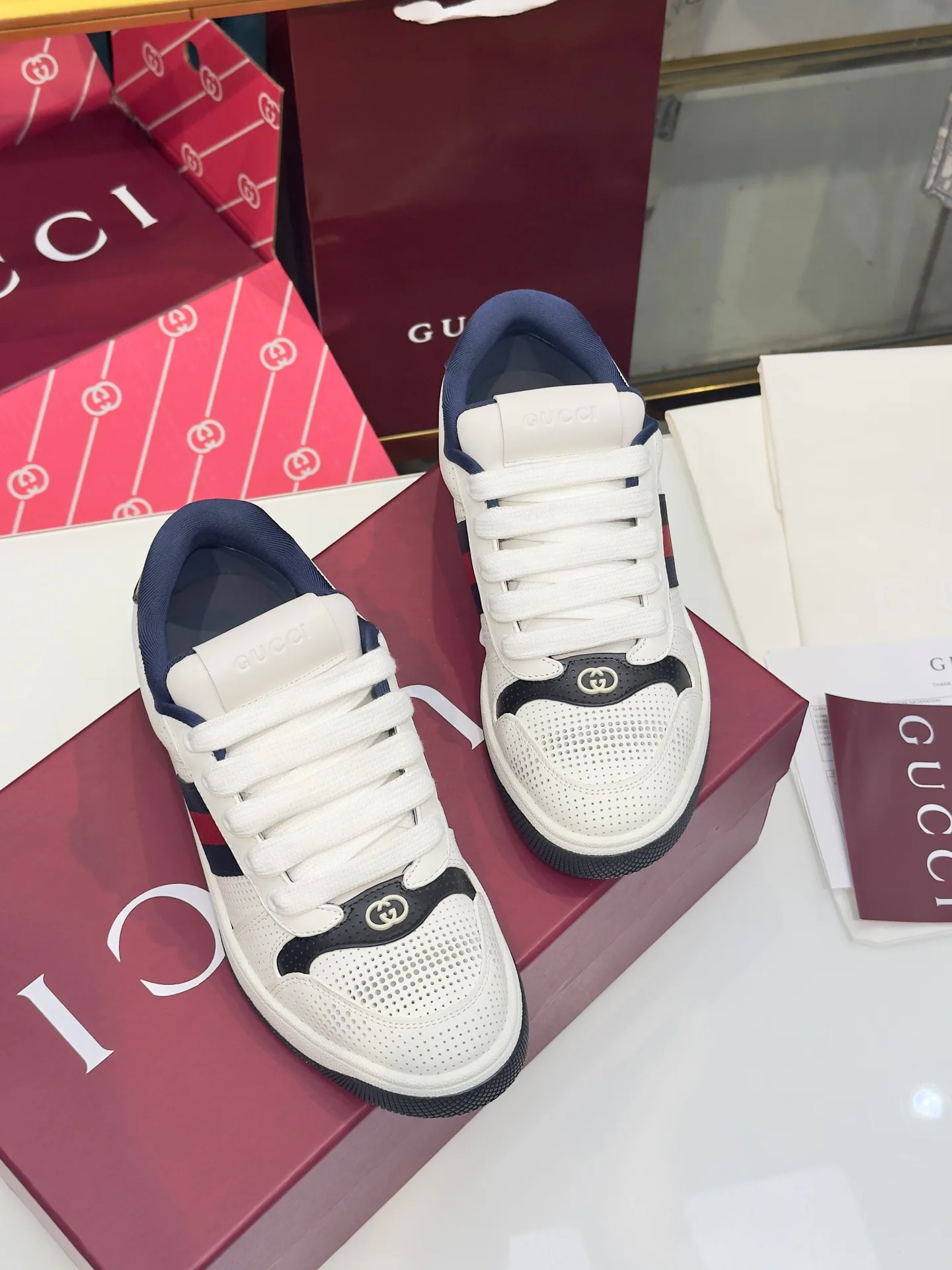 Women's Sneakers GUCCI 17946876