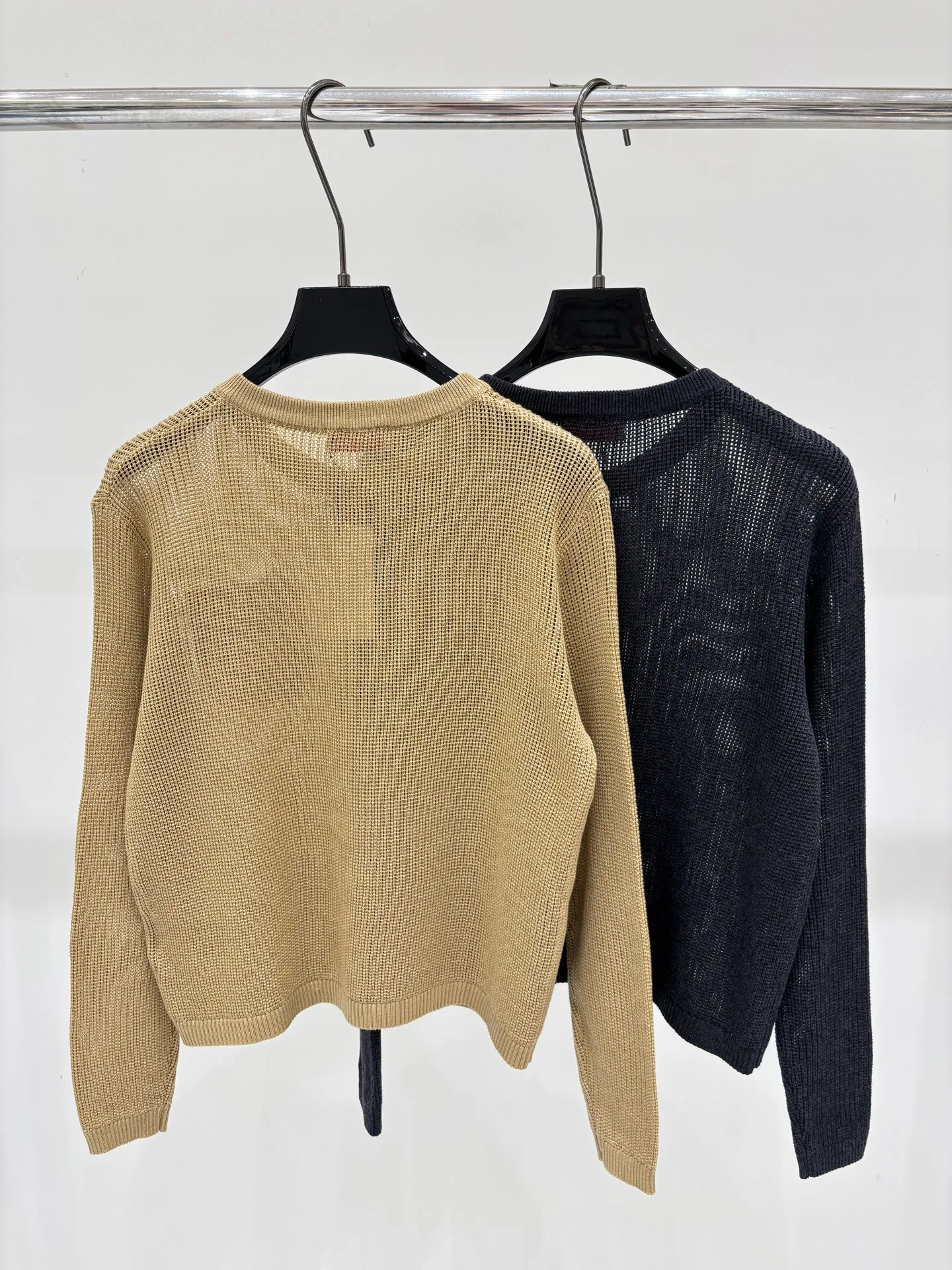 Women's Jumpers And Sweaters VALENTINO 18032620