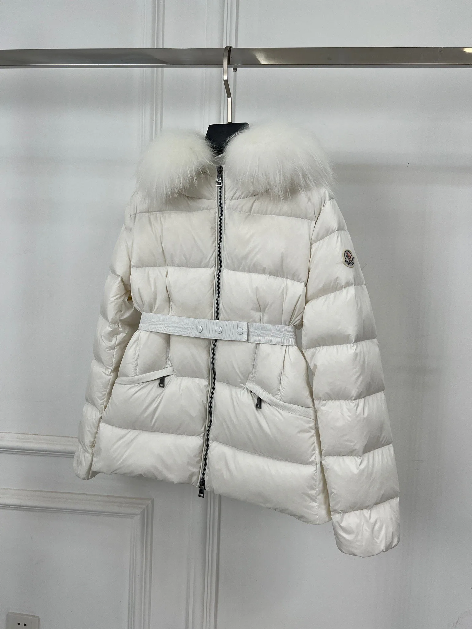 Women's Jackets And Down Jackets MONCLER 18416114