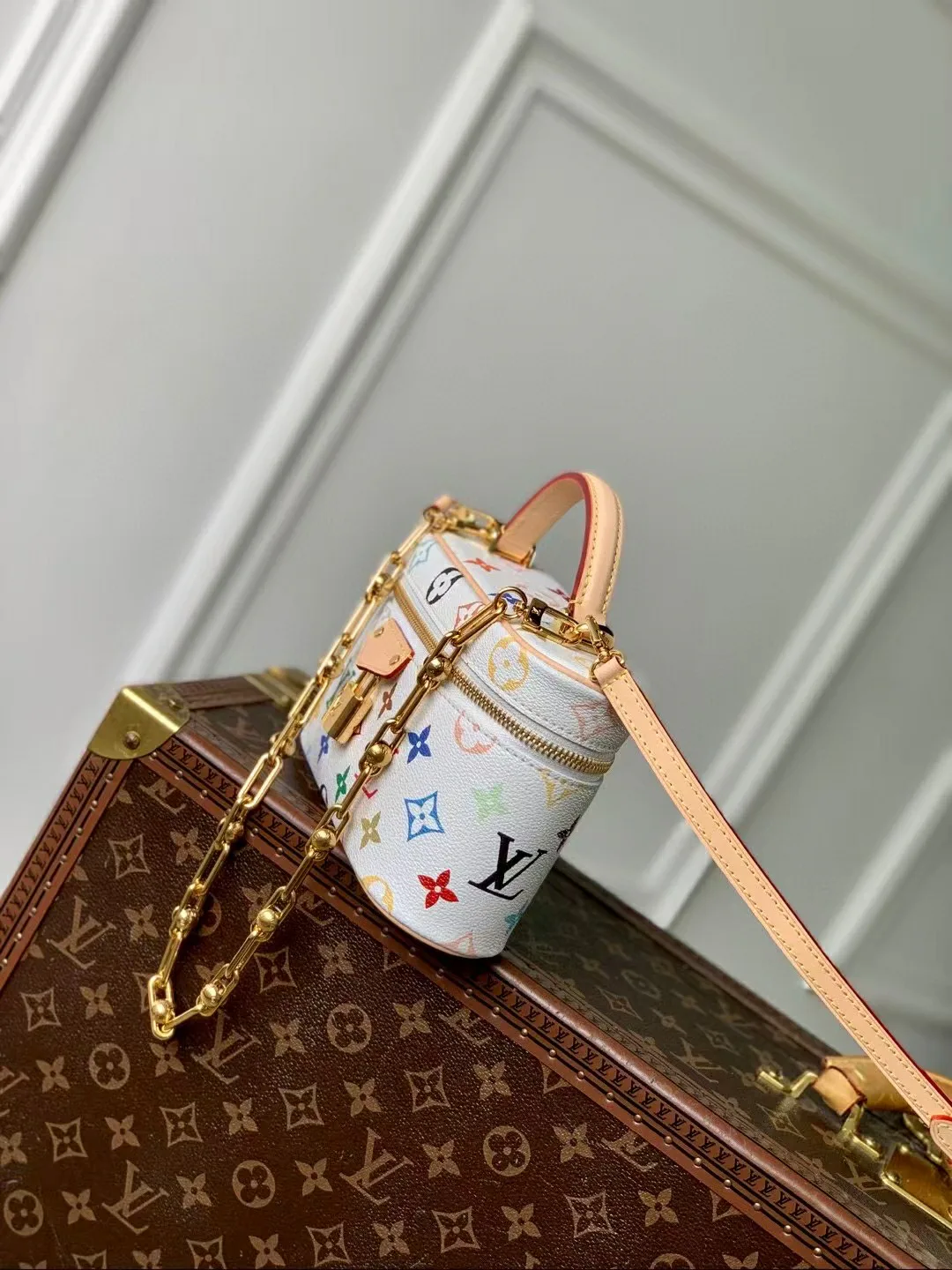 Women's Classic Handbags LOUIS VUITTON 18148121