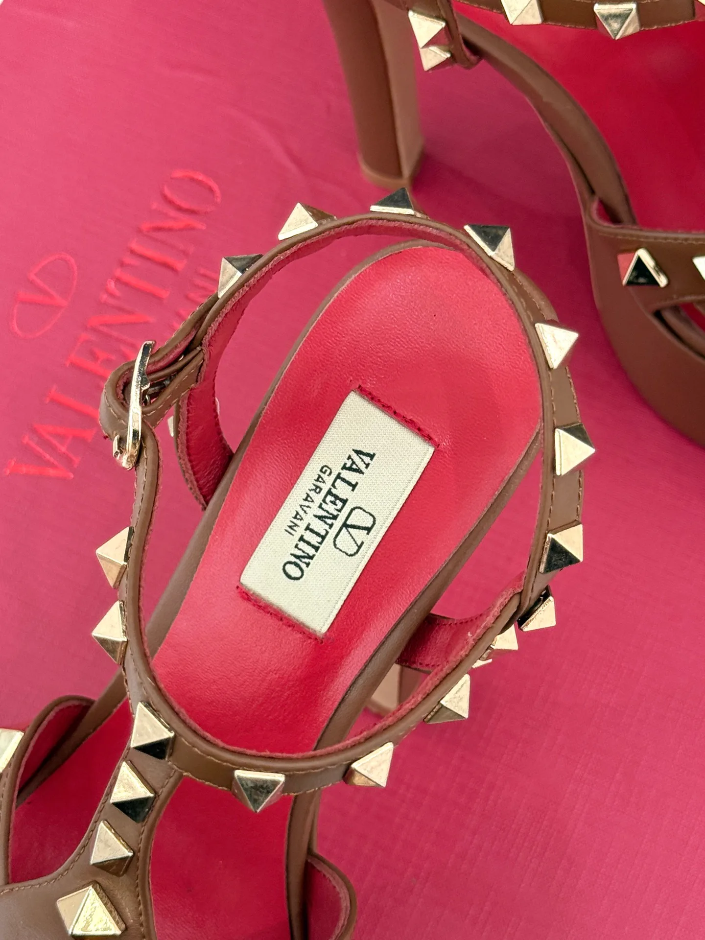 Women's Open-Toe Sandals VALENTINO 18198292