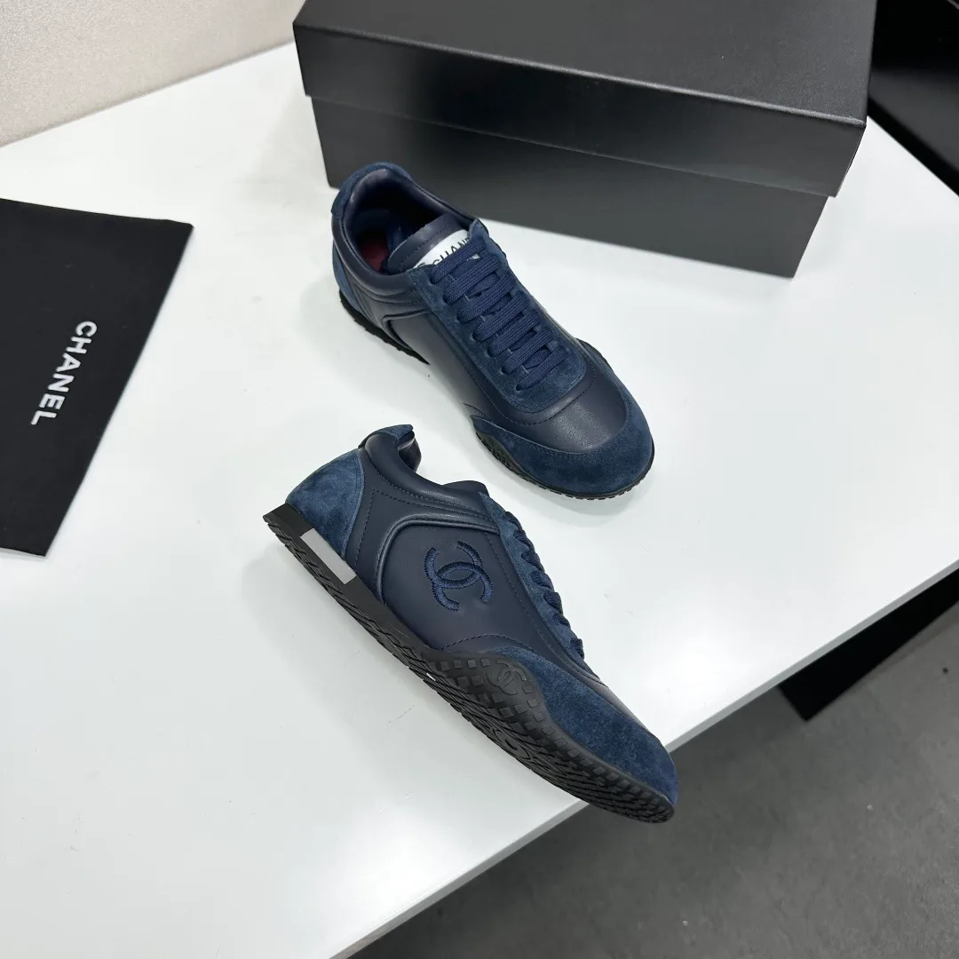 Women's Sneakers CHANEL 18083877