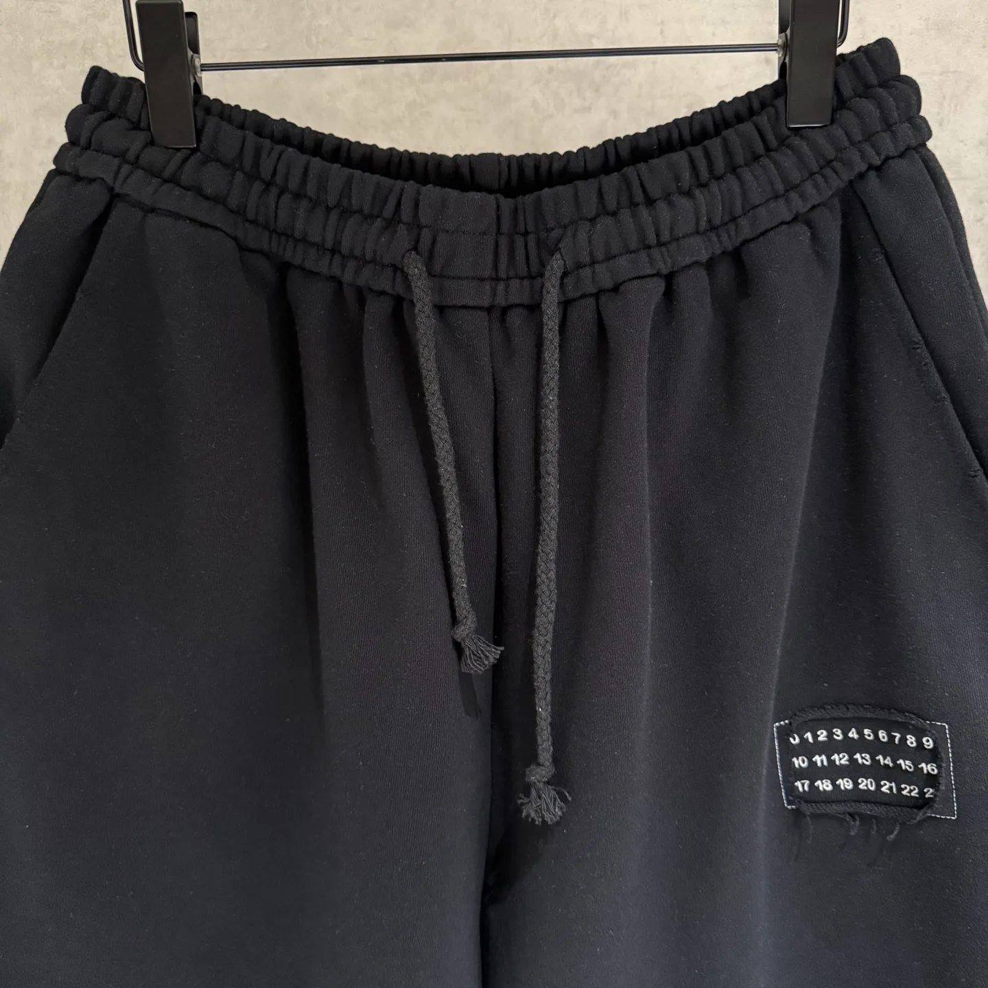 Men's Shorts MAISON MARGIELA 17610088