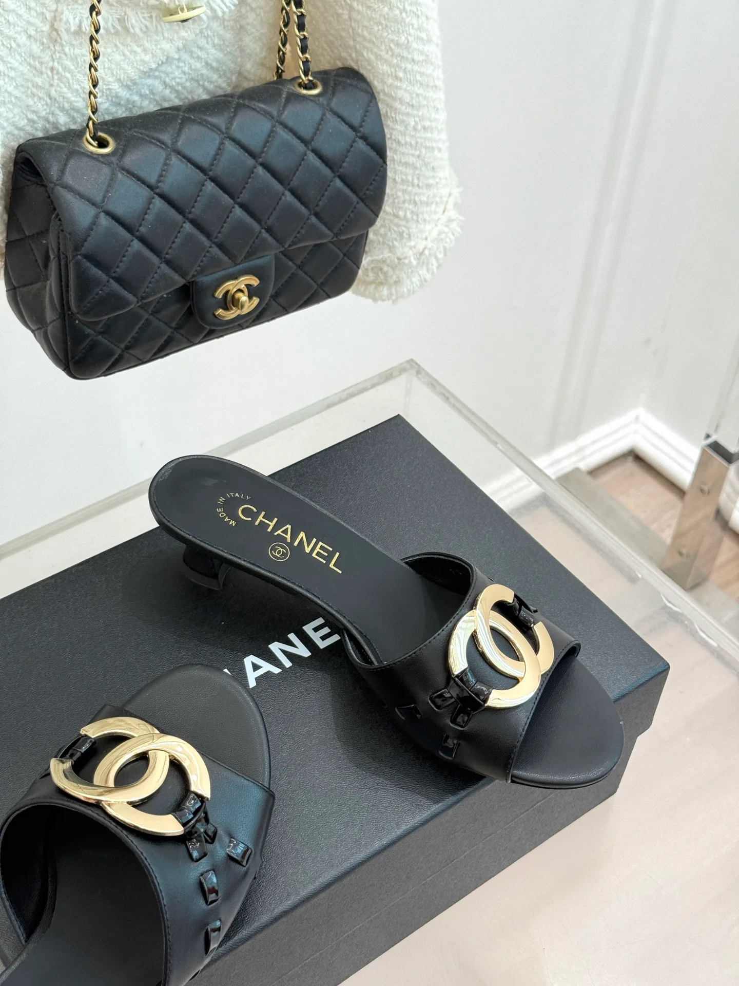 Women's Flip-Flops CHANEL 16932249