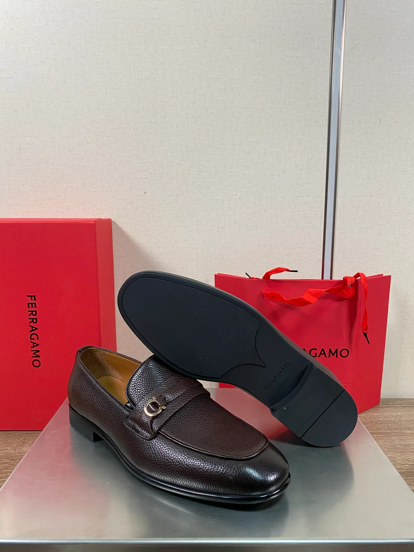 Men's Loafers And Dress Shoes SALVATORE FERRAGAMO 18078621
