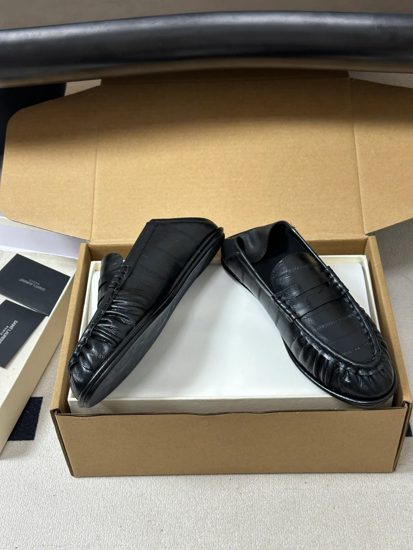 Women's Loafers And Moccasins SAINT LAURENT 18049116
