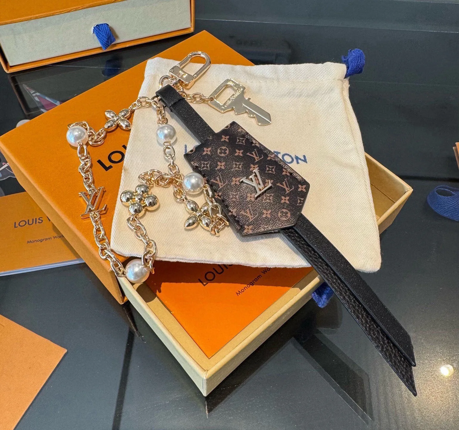 Key Cases LOUIS VUITTON 18013295