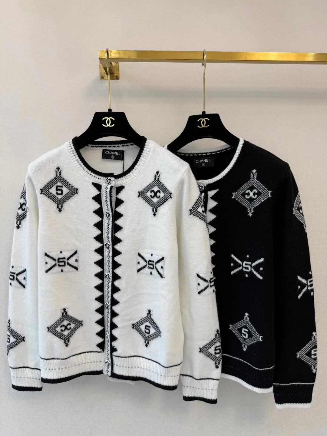 Women's Jumpers And Sweaters CHANEL 18138085