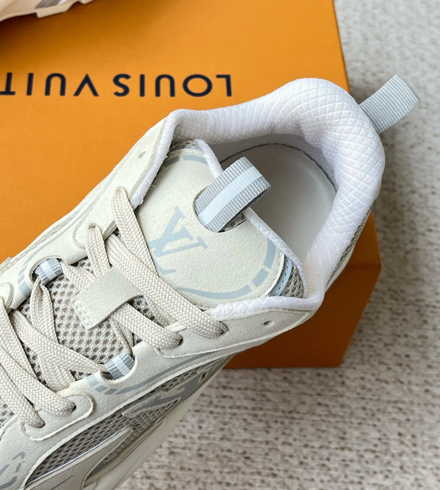 Men's Sneakers LOUIS VUITTON 17972102