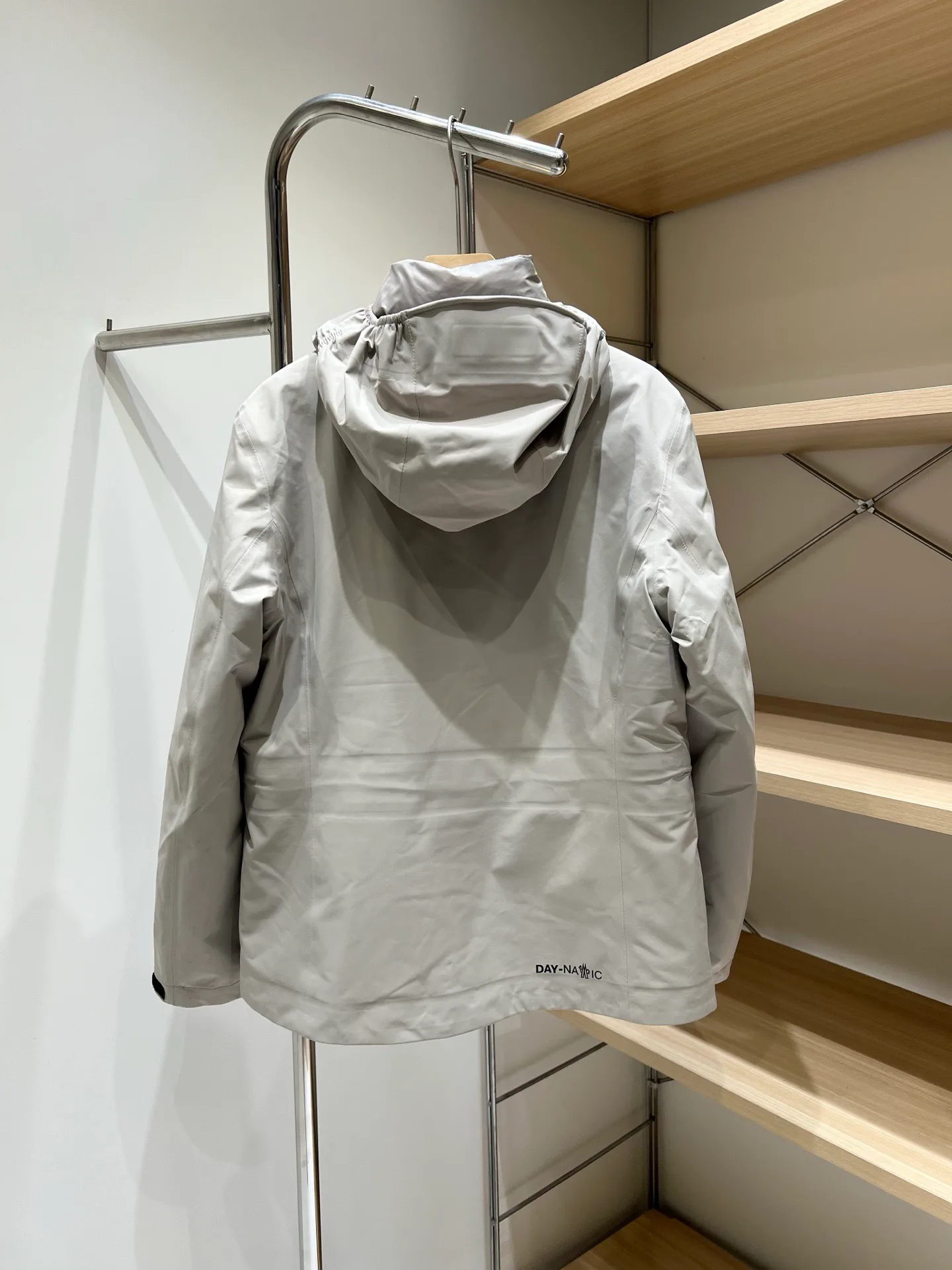 Women's Jackets And Down Jackets MONCLER 18131363