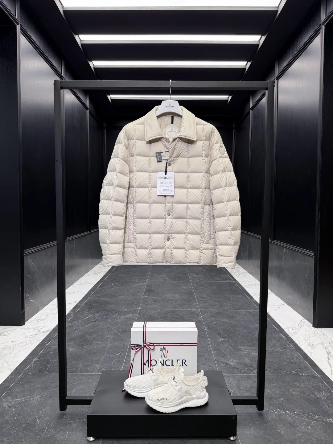 Men's Jackets And Down Jackets MONCLER 18416845
