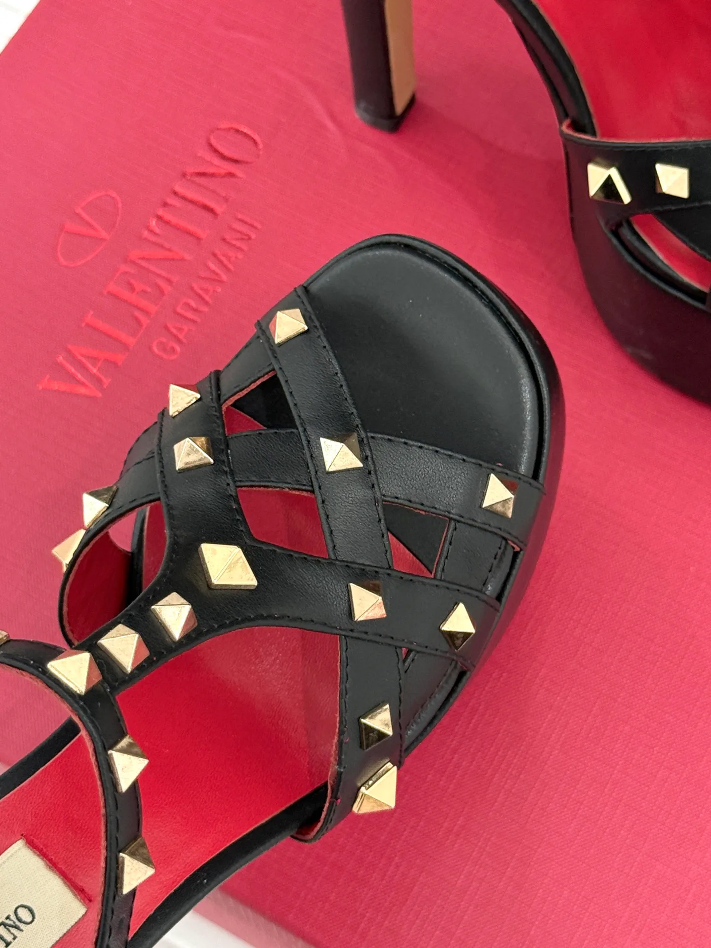 Women's Open-Toe Sandals VALENTINO 18198293