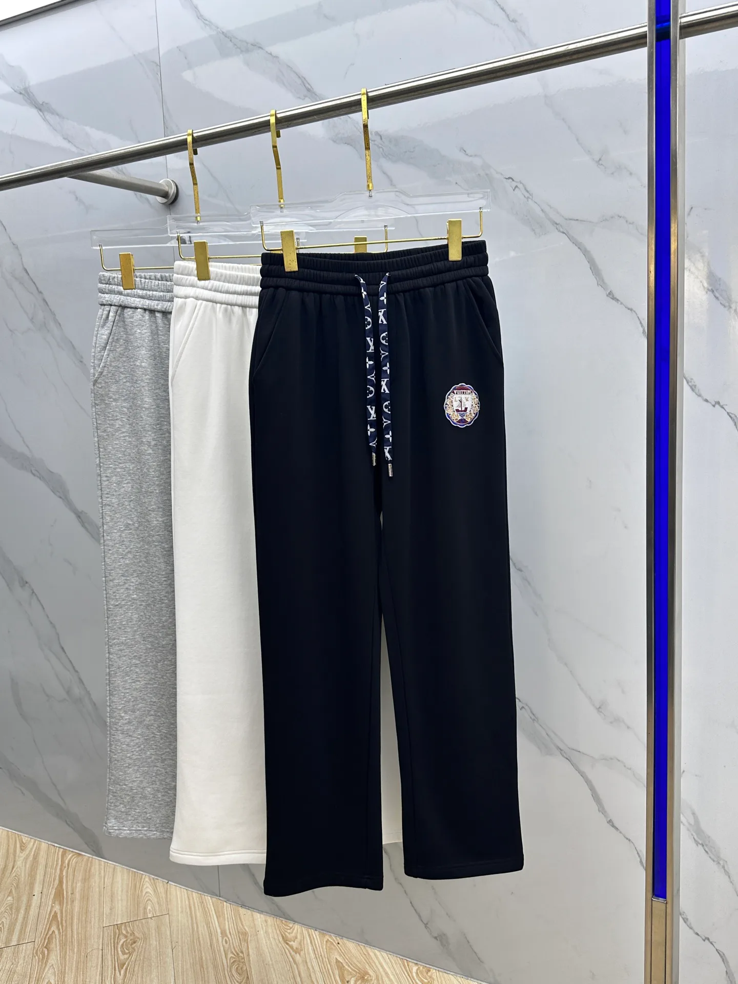 Men's Trousers LOUIS VUITTON 18246667