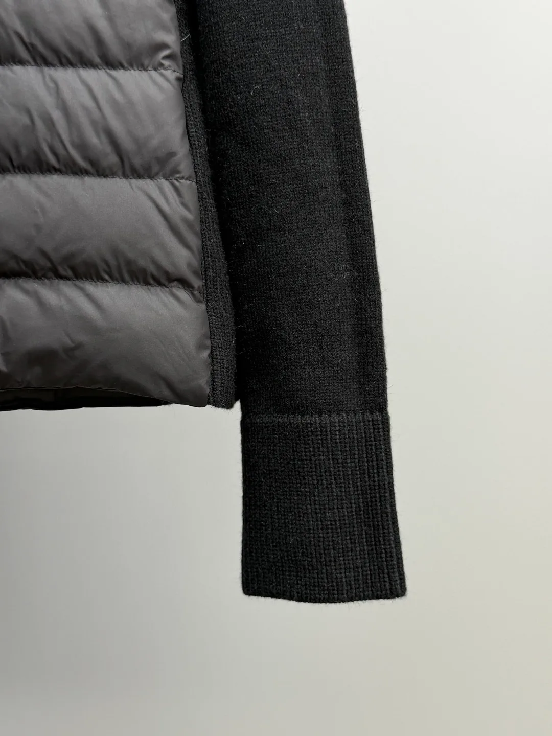 Women's Jackets And Down Jackets MONCLER 17802064