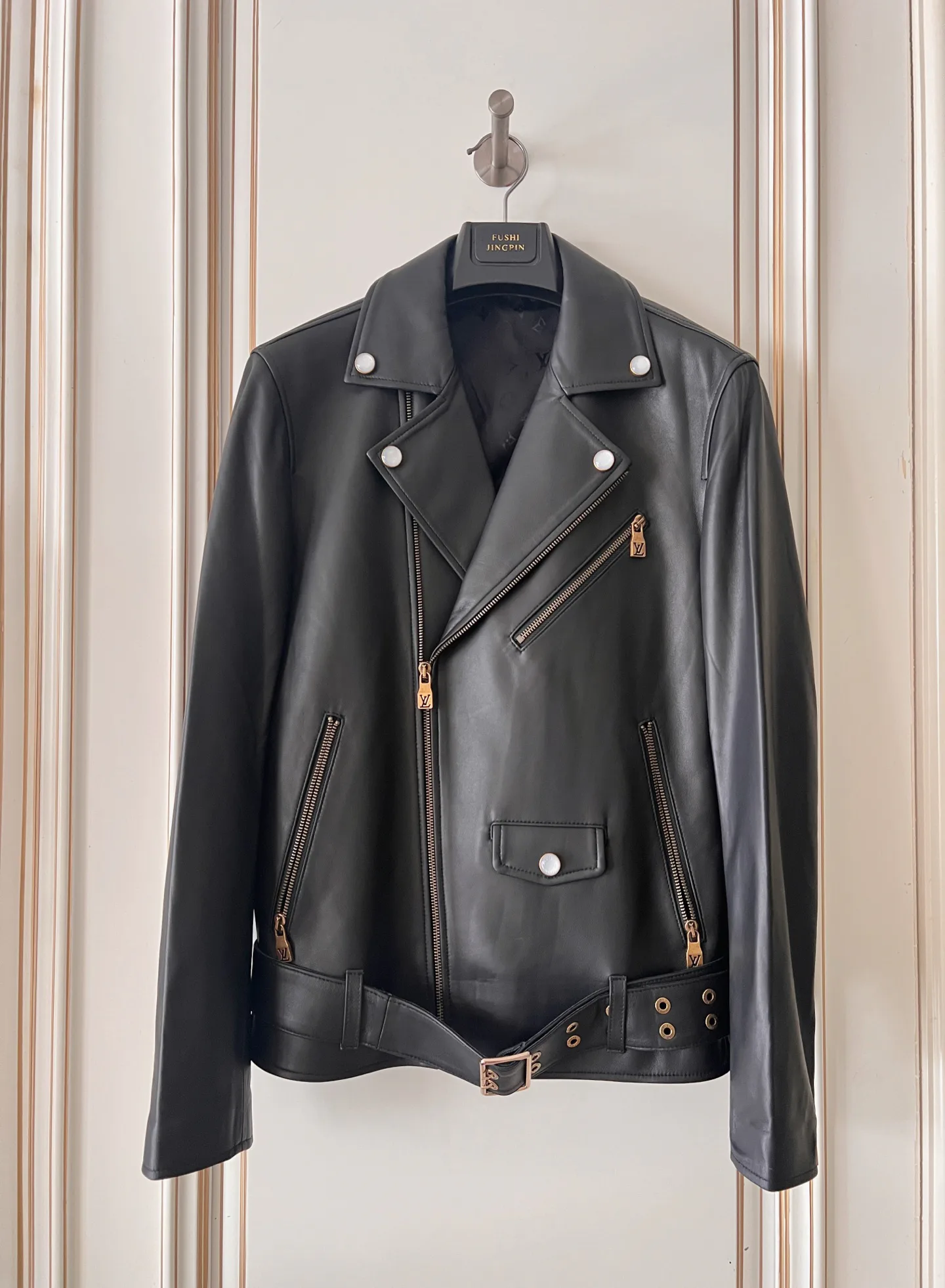 Women's Leather Jackets And Sheepskin Coats LOUIS VUITTON 18409016