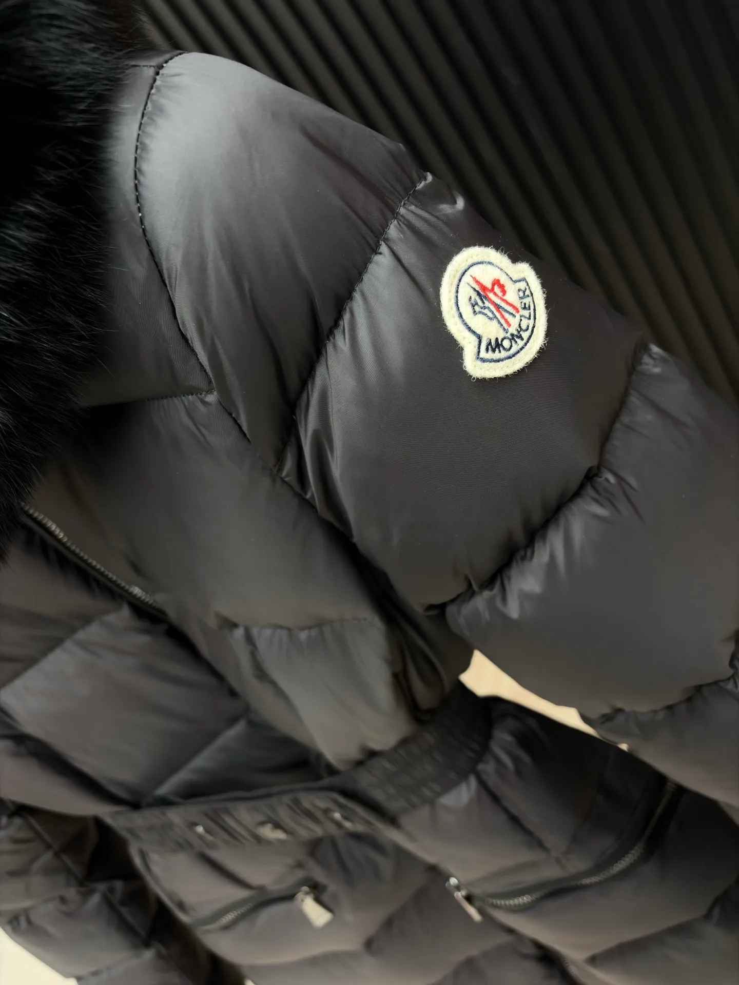 Women's Jackets And Down Jackets MONCLER 17926549