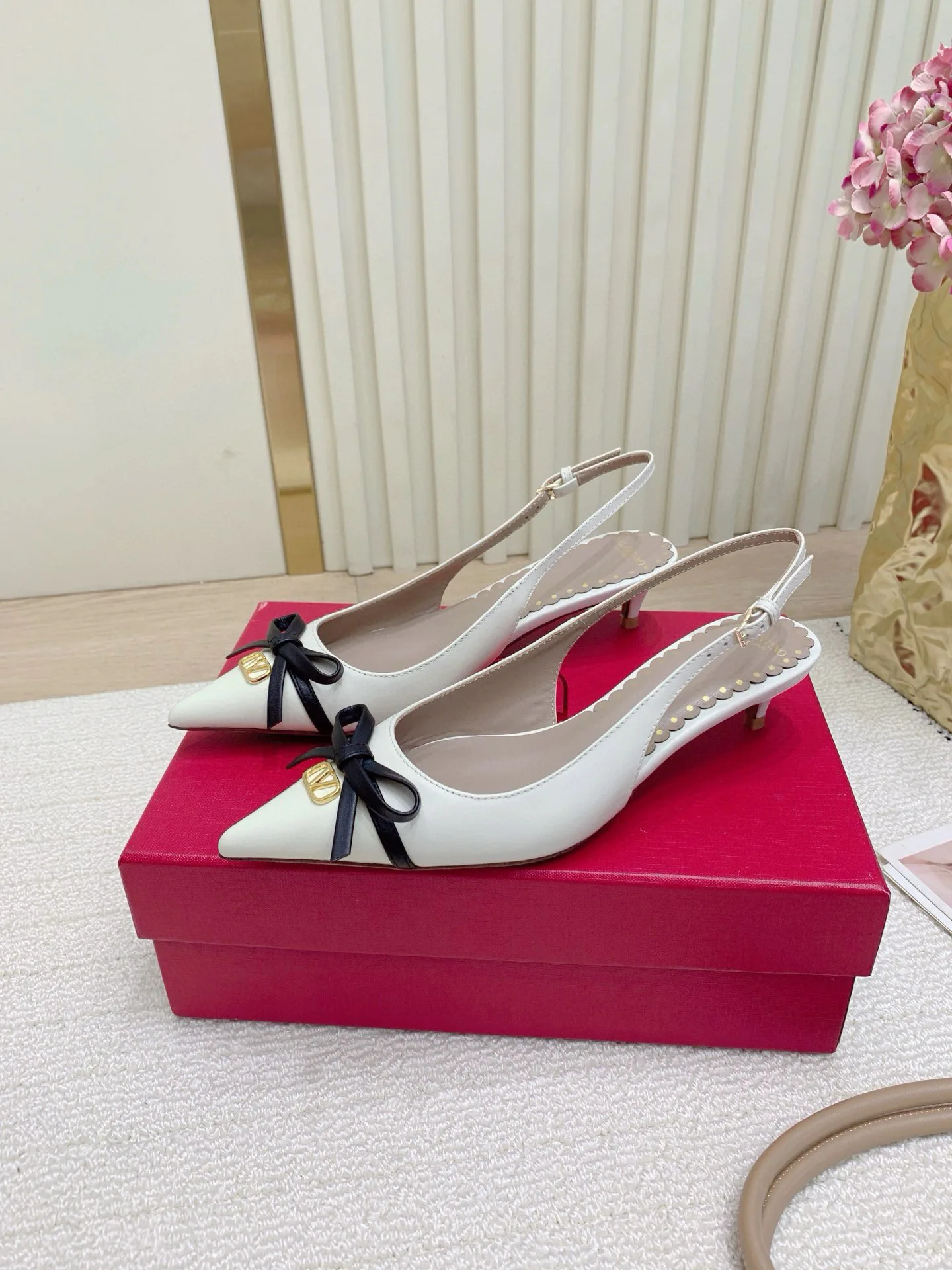Women's Heels VALENTINO 17963010