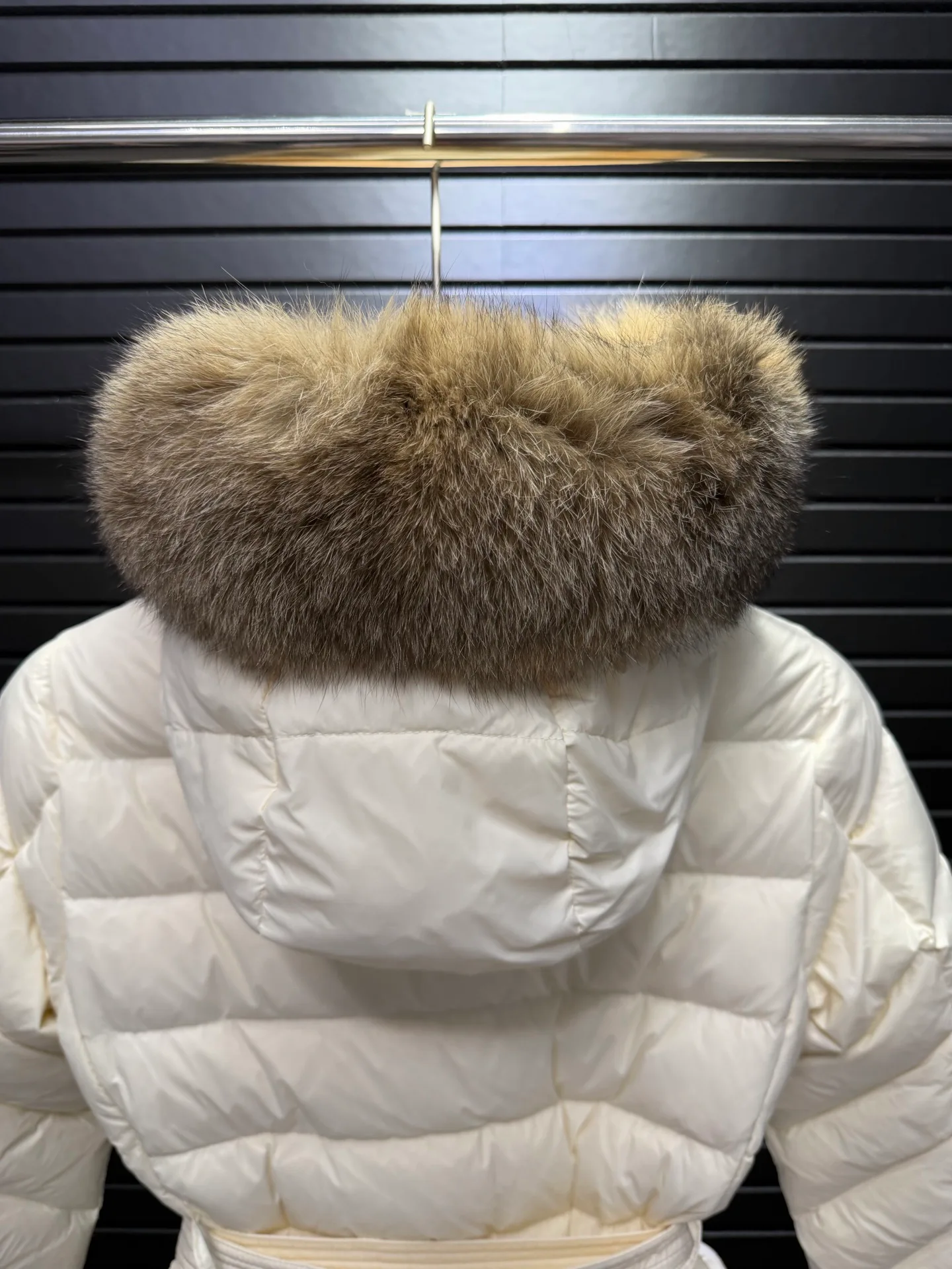 Women's Jackets And Down Jackets MONCLER 17829903