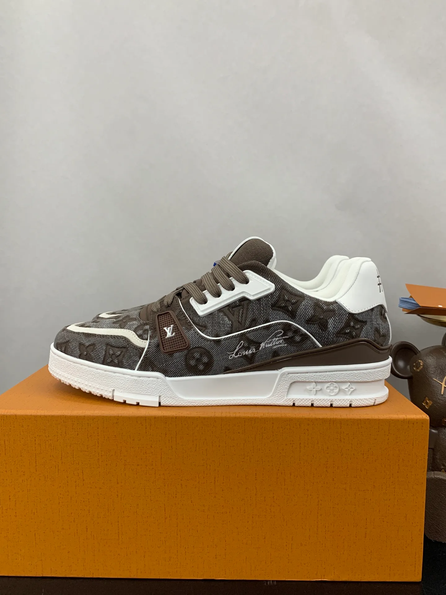 Women's Sneakers LOUIS VUITTON 17545278