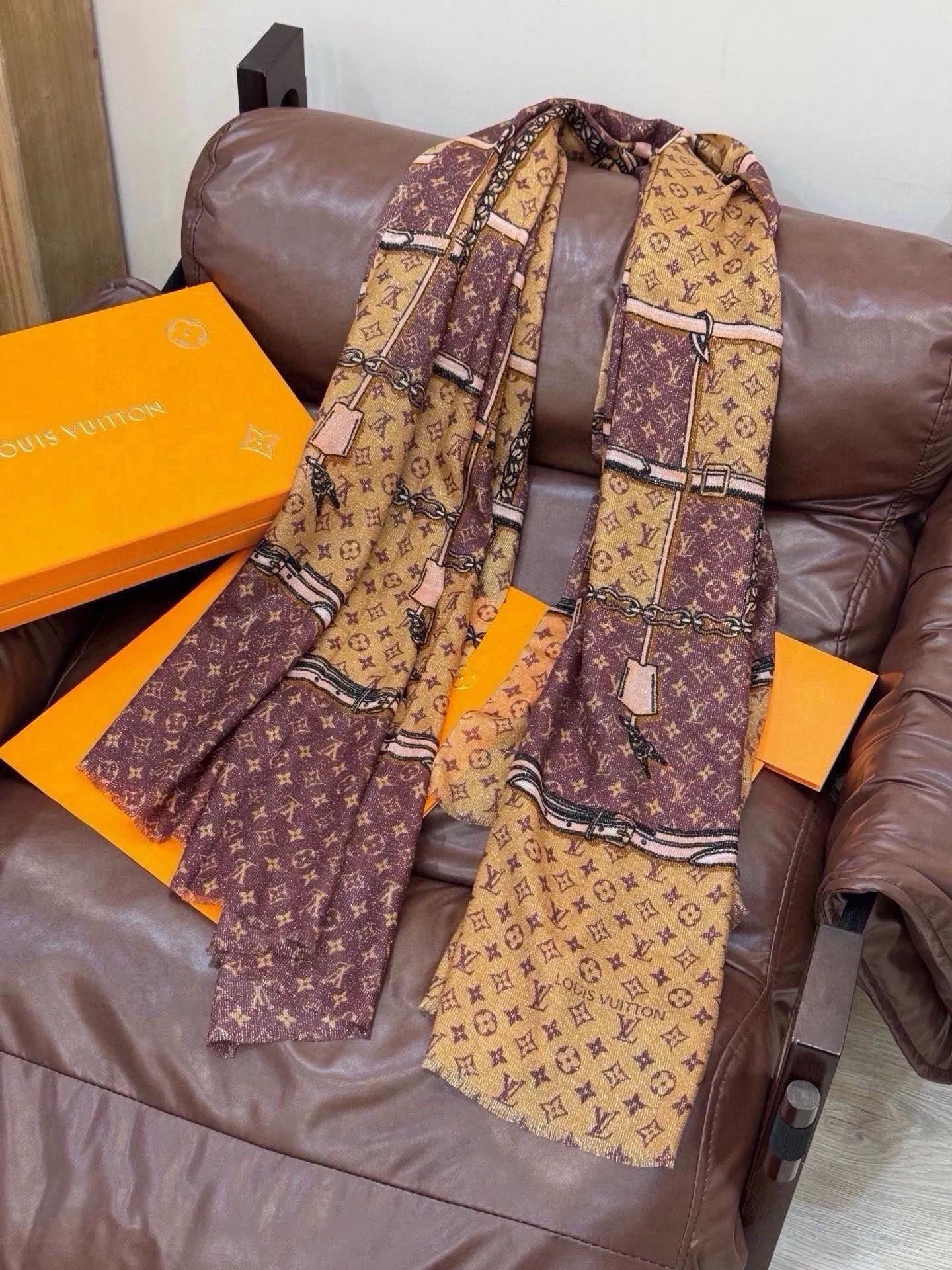 Scarves LOUIS VUITTON 17673158