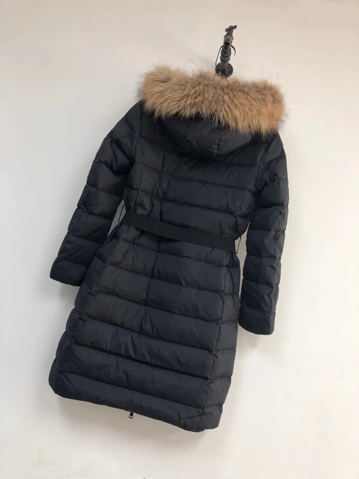 Women's Jackets And Down Jackets MONCLER 18188704
