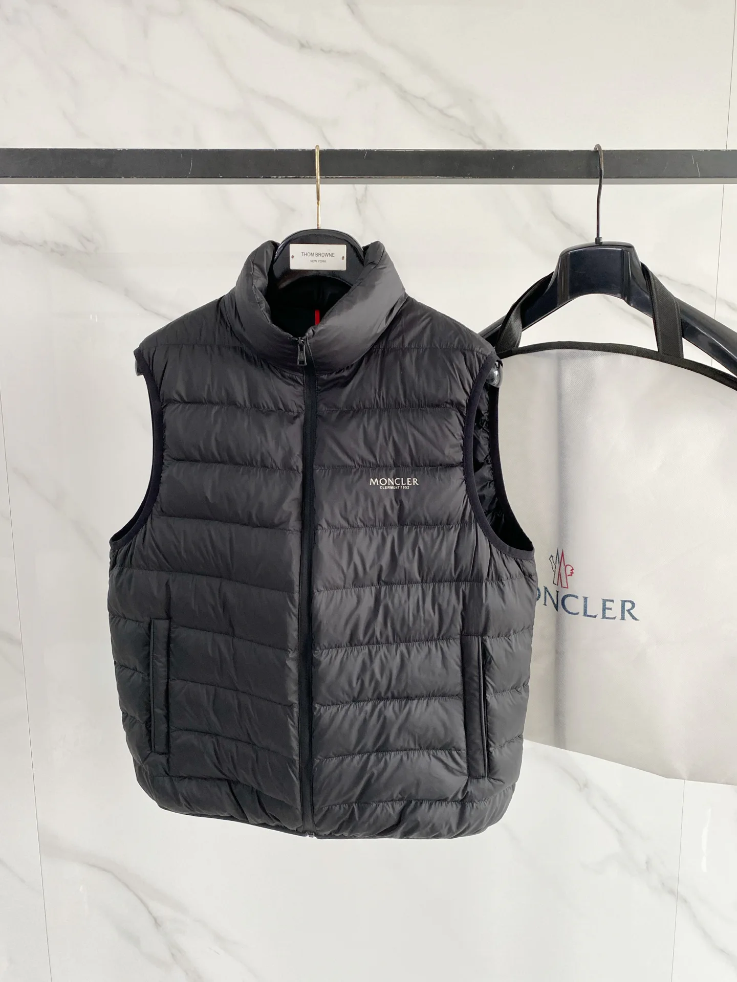 Men's Jackets And Down Jackets MONCLER 18510171