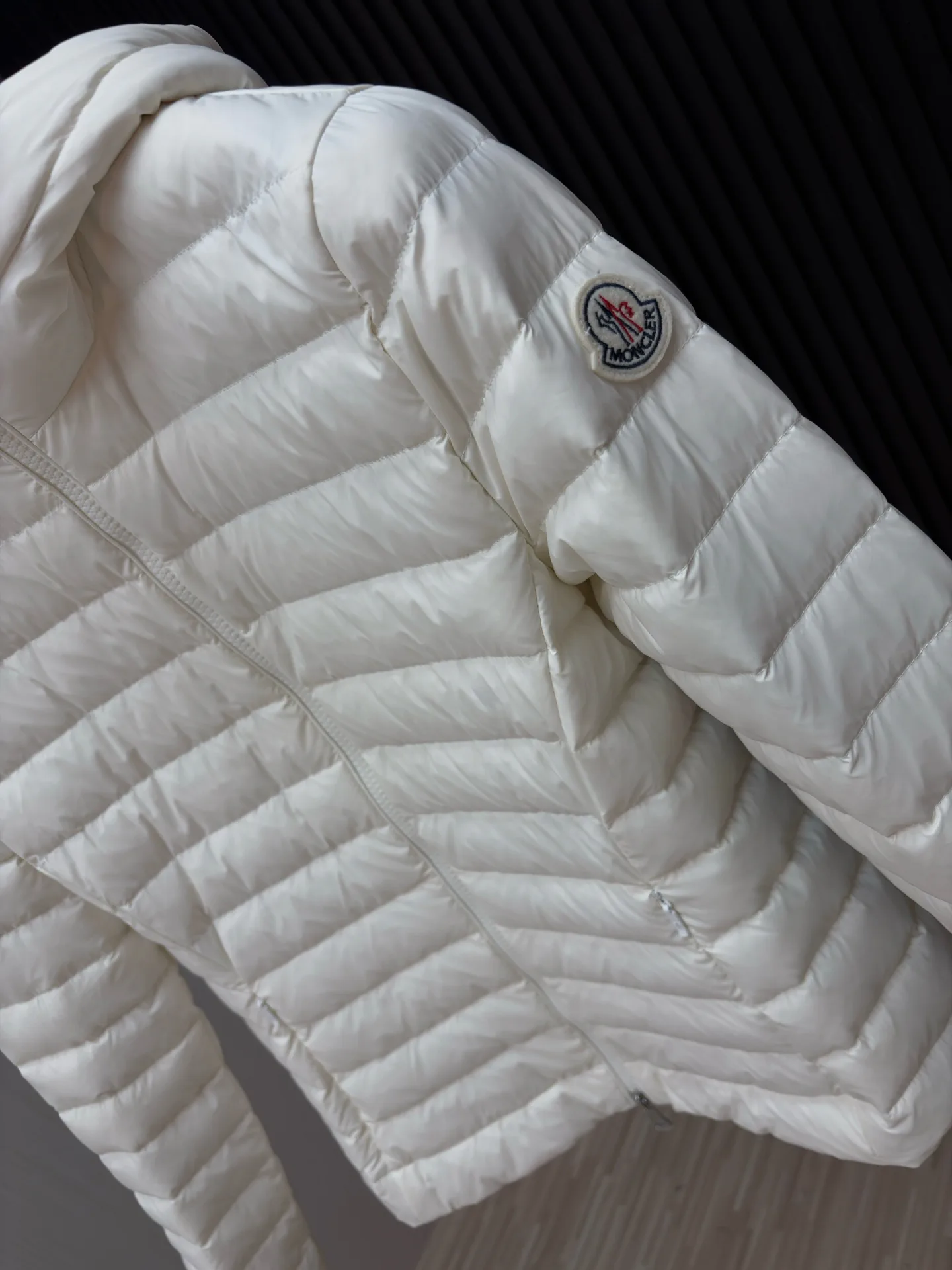 Men's Jackets And Down Jackets MONCLER 17908041