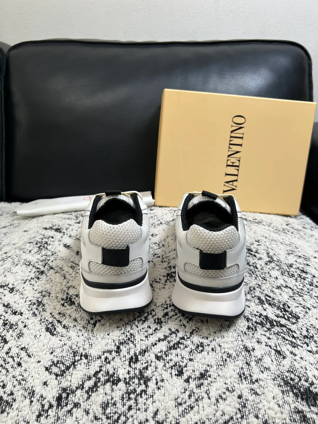Men's Sneakers VALENTINO 17429900