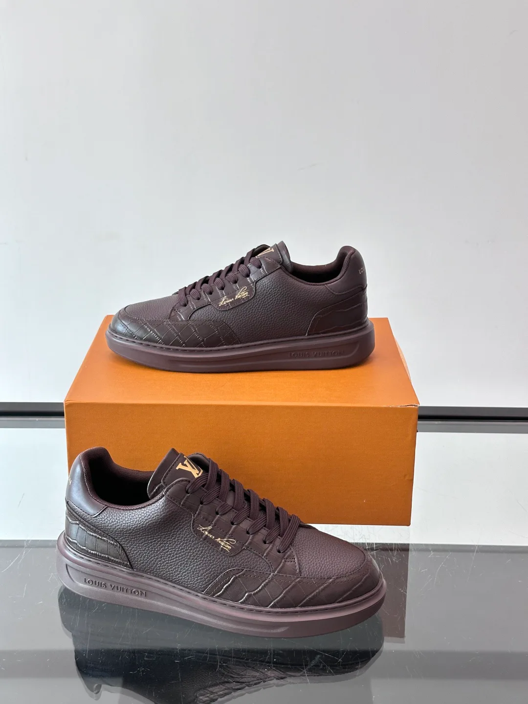 Women's Sneakers LOUIS VUITTON 18400575