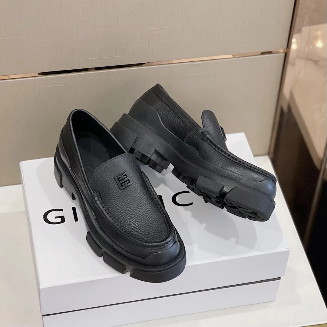 Men's Loafers And Dress Shoes GIVENCHY 18453608