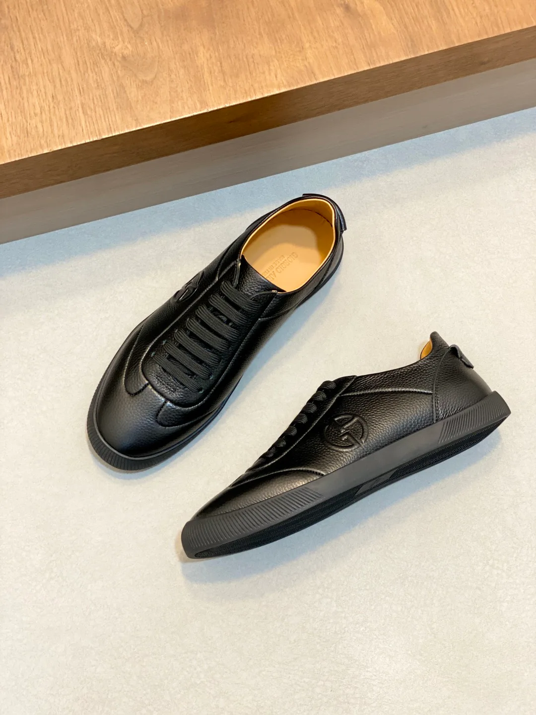 Кроссовки Мужские Armani 18586415
