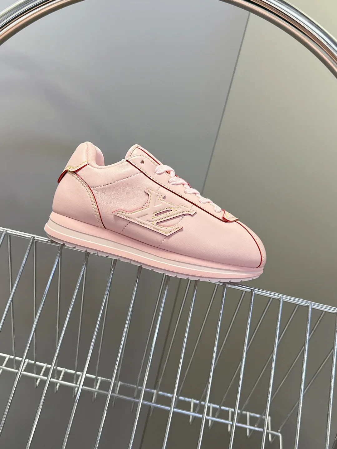 Women's Sneakers LOUIS VUITTON 18005439