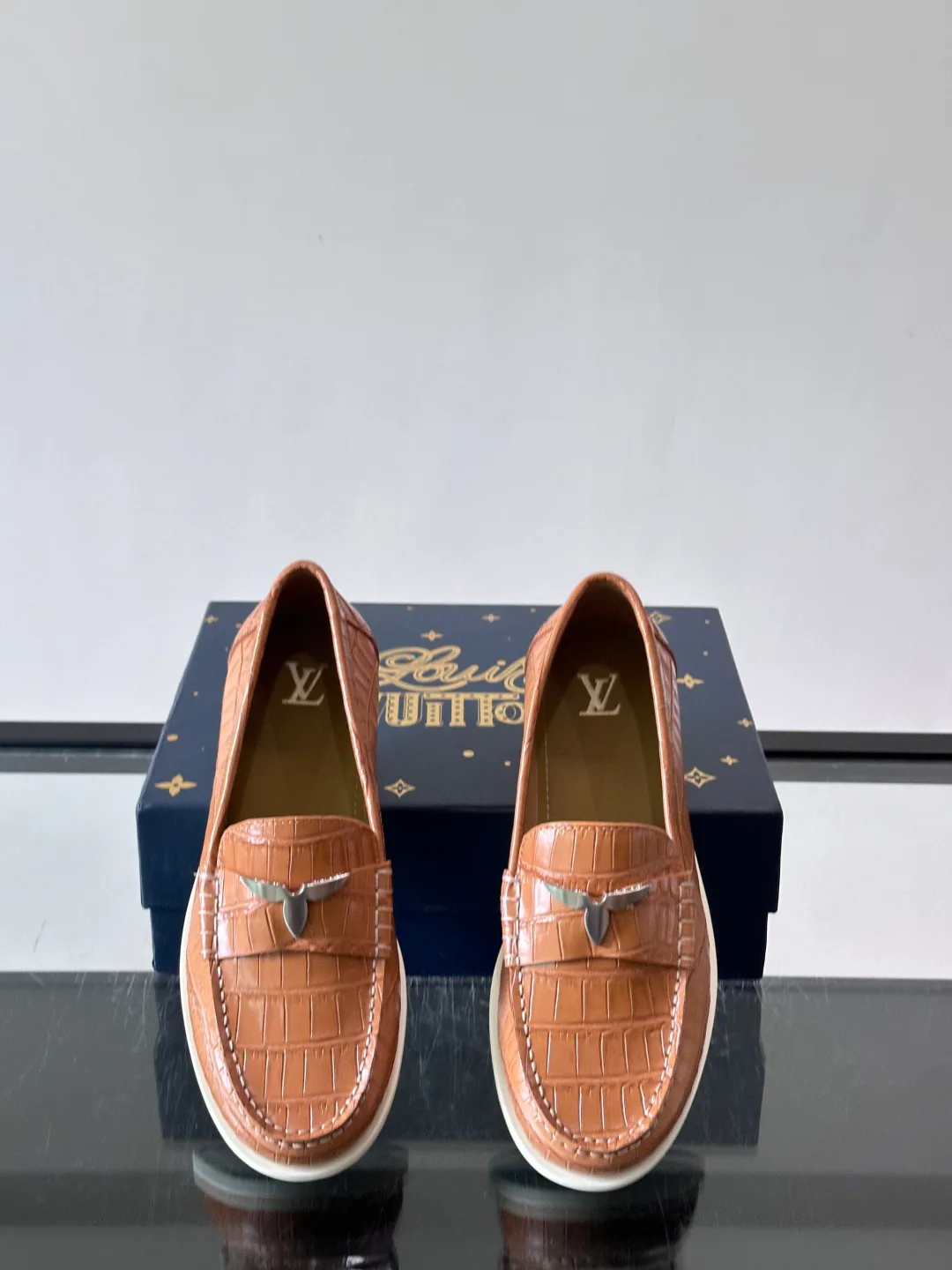 Men's Loafers And Dress Shoes LOUIS VUITTON 18118560
