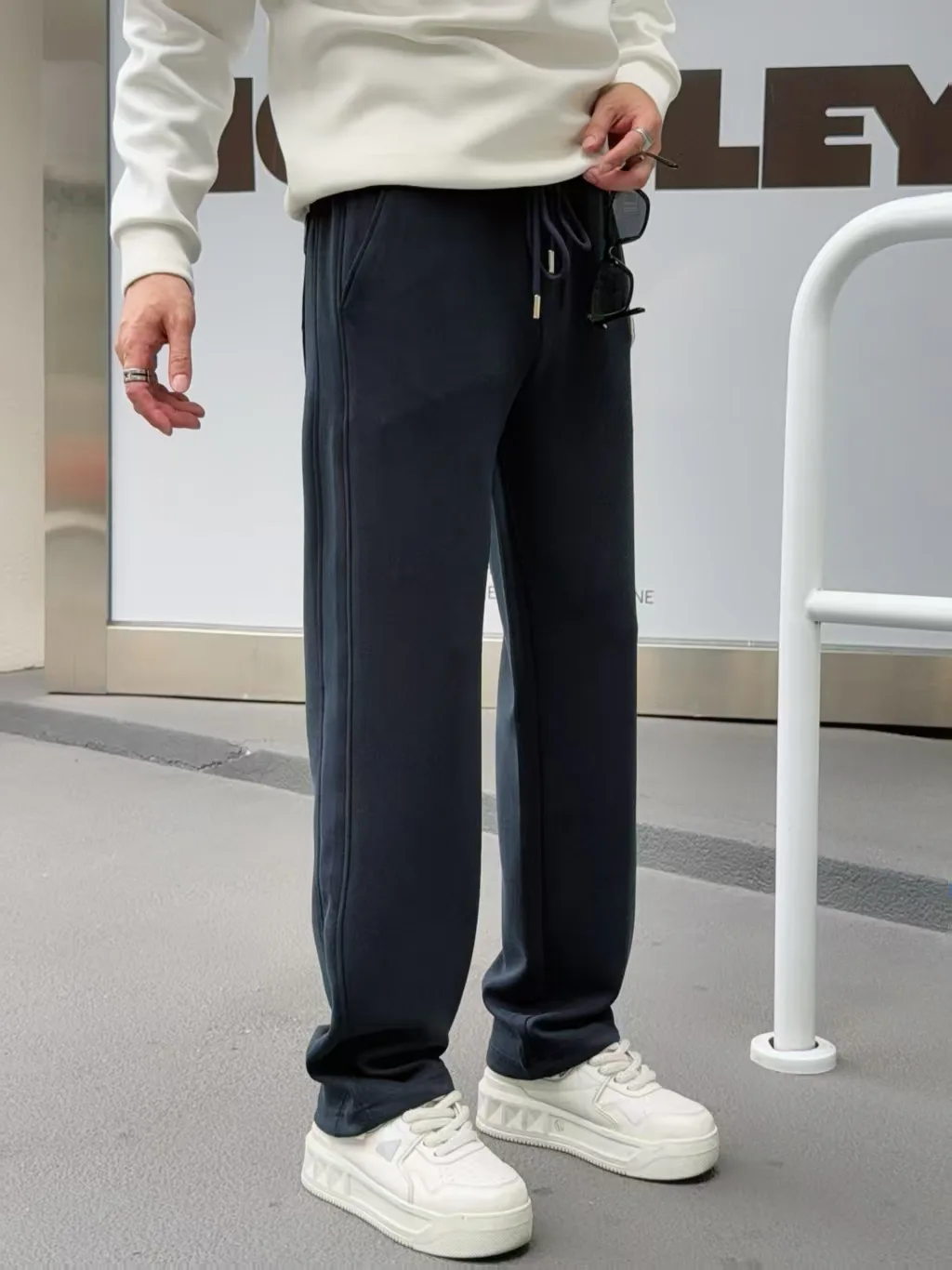Men's Trousers MONCLER 17882718