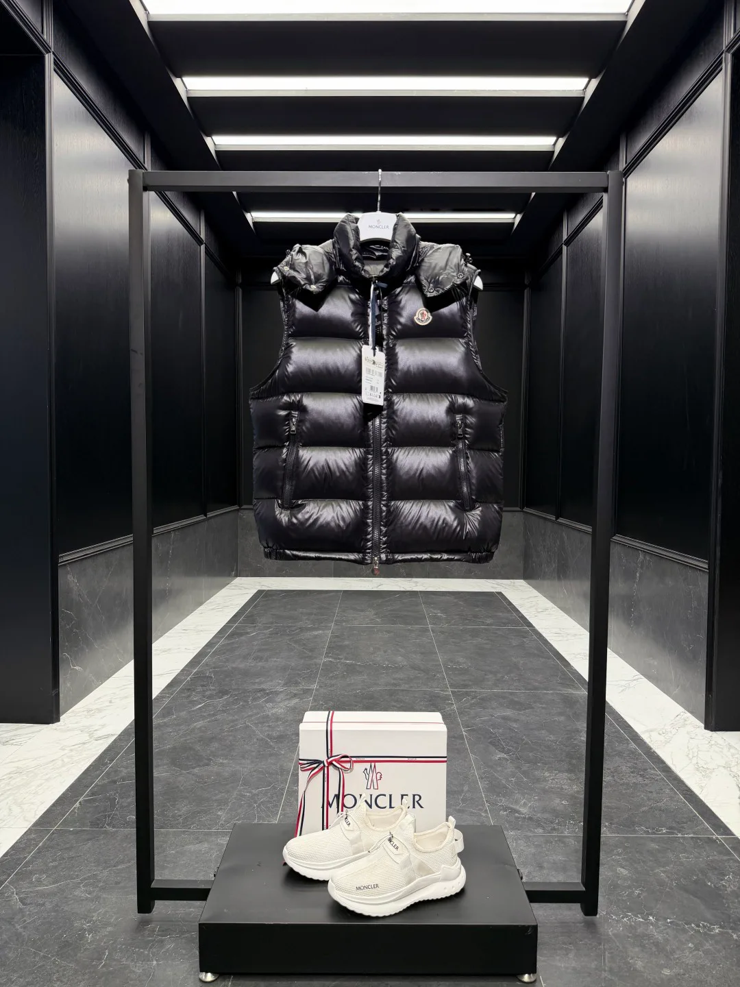Men's Vests MONCLER 18492235