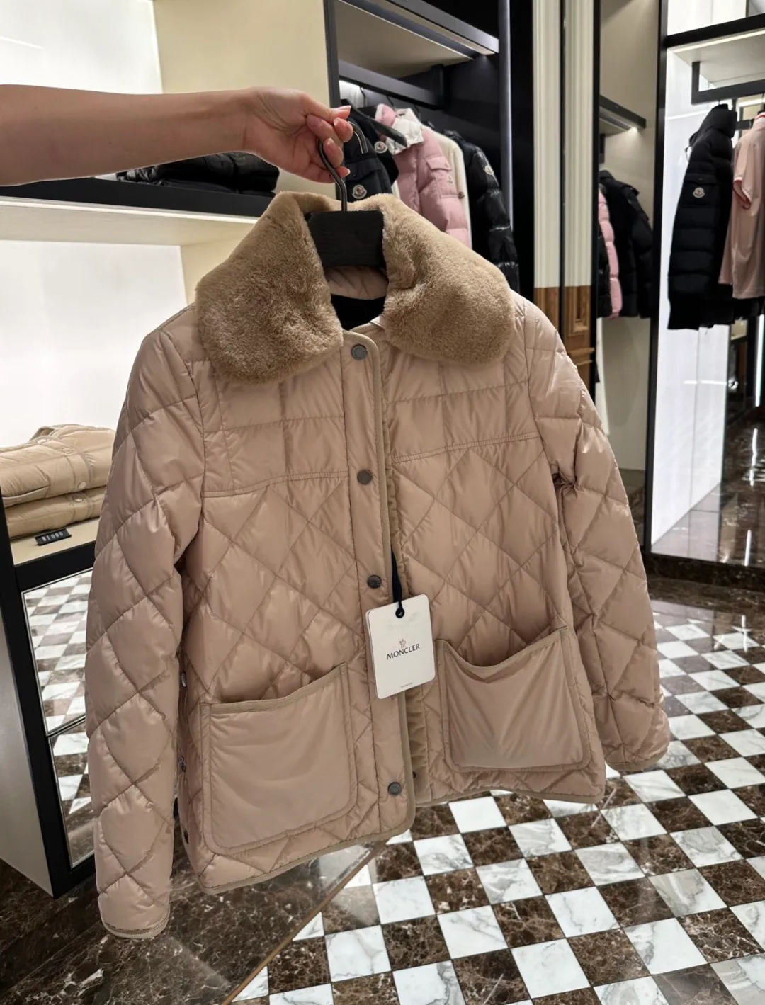 Women's Jackets And Down Jackets MONCLER 17880217