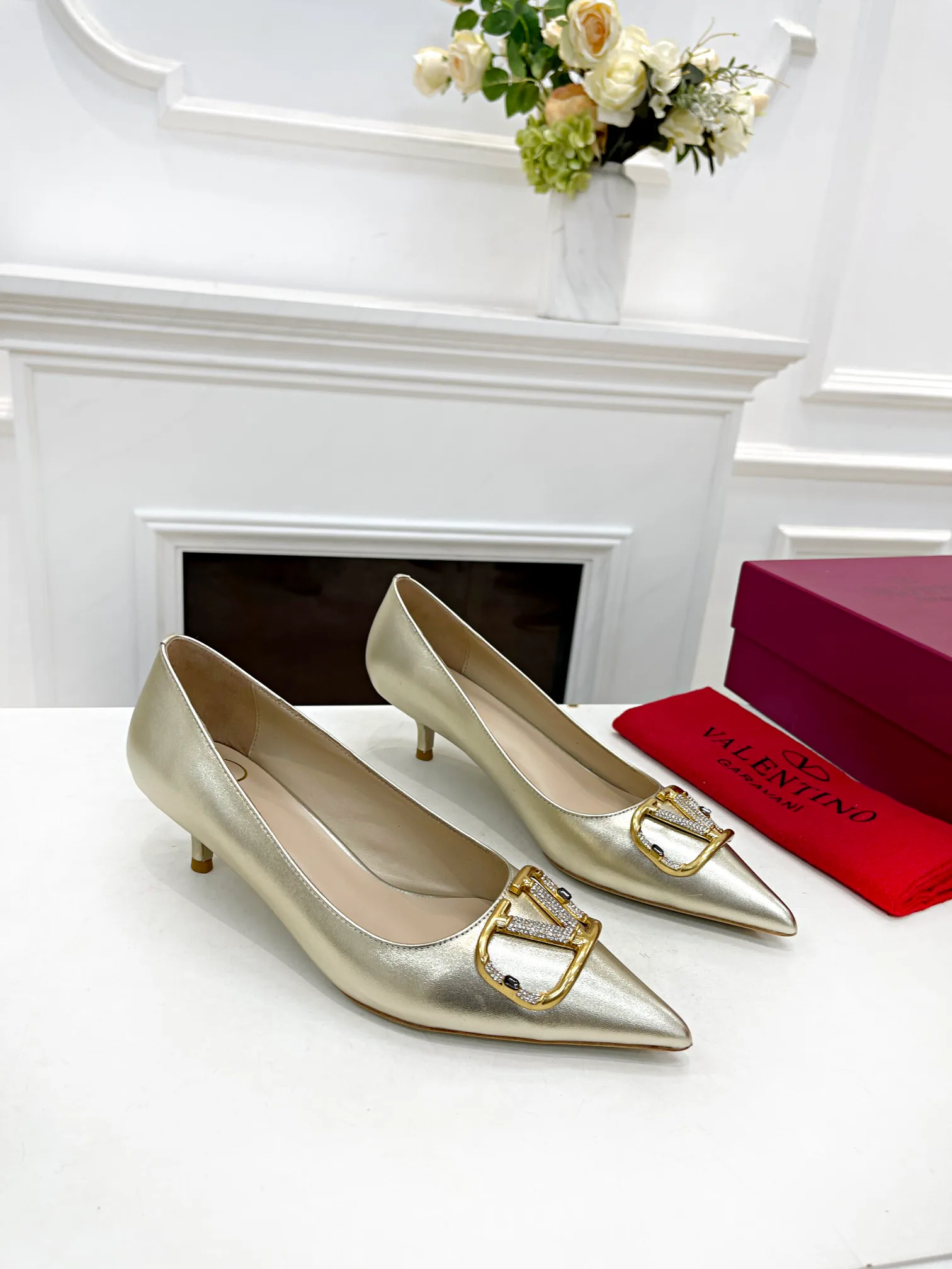 Women's Heels VALENTINO 17956847